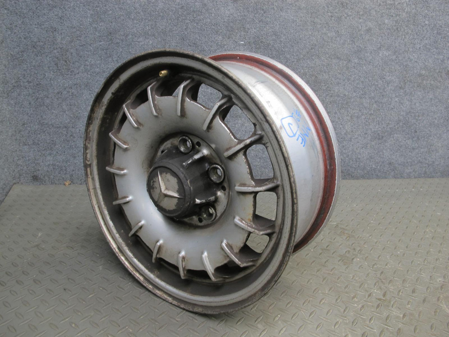 75-85 Mercedes W123 Set of 4 Factory 14" R14 Alloy Wheel Rim 14x6J ET30 OEM
