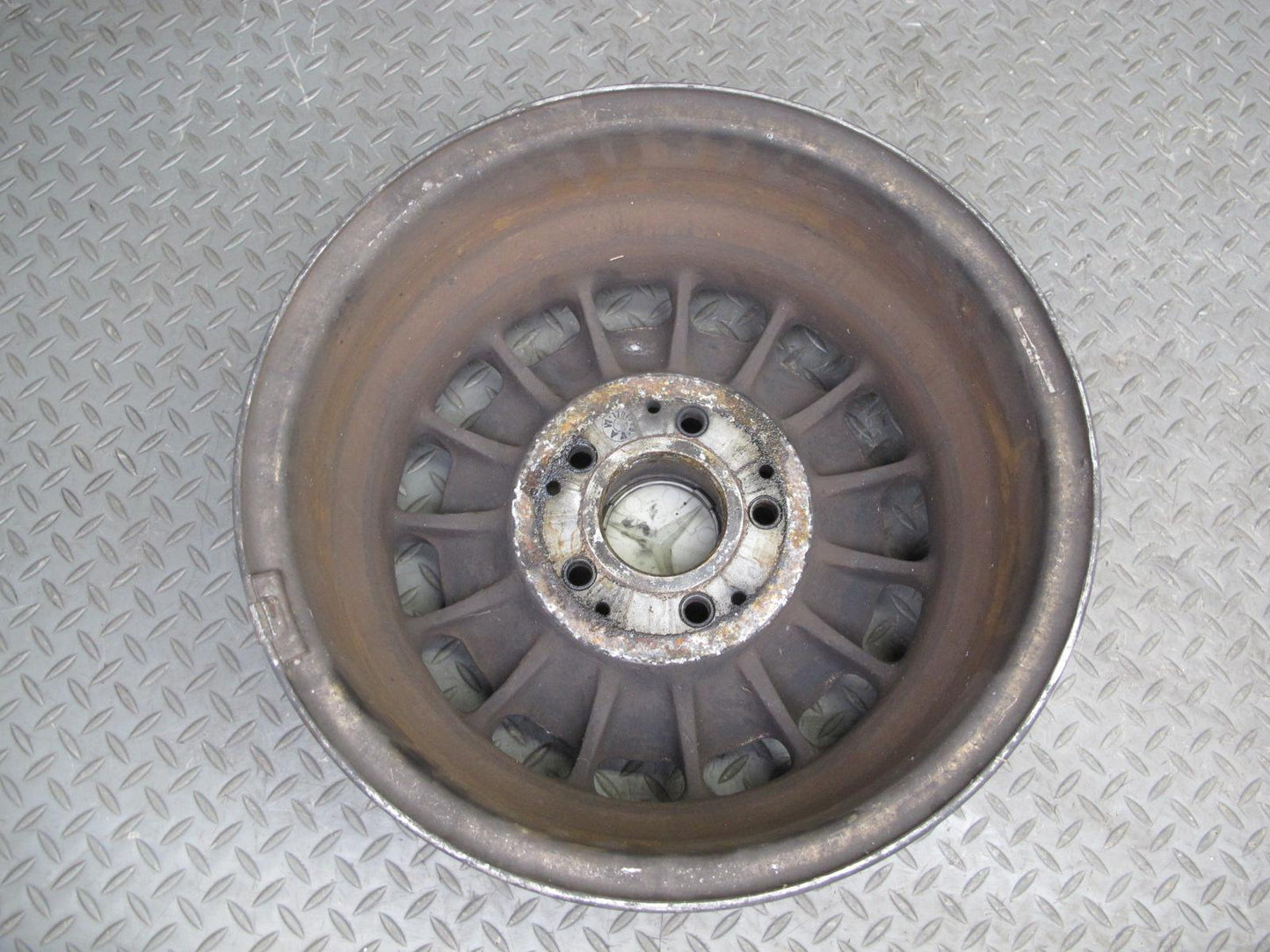 75-85 Mercedes W123 Set of 4 Factory 14" R14 Alloy Wheel Rim 14x6J ET30 OEM