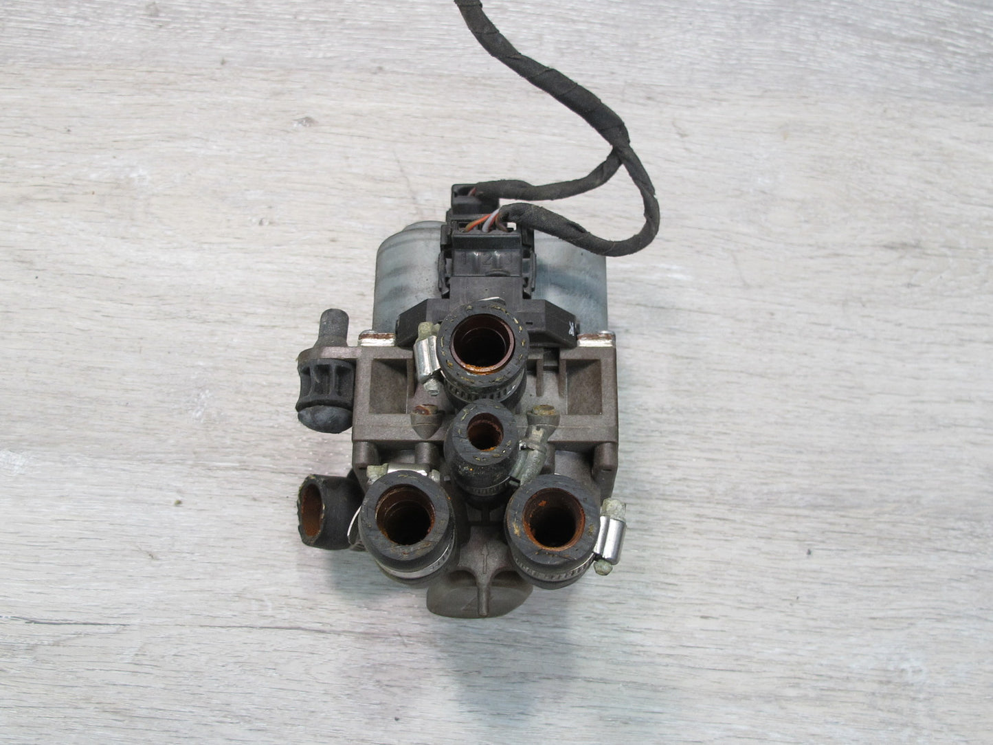 94-99 Mercedes W140 S-class Heater Control Water Valve 0018301484 OEM