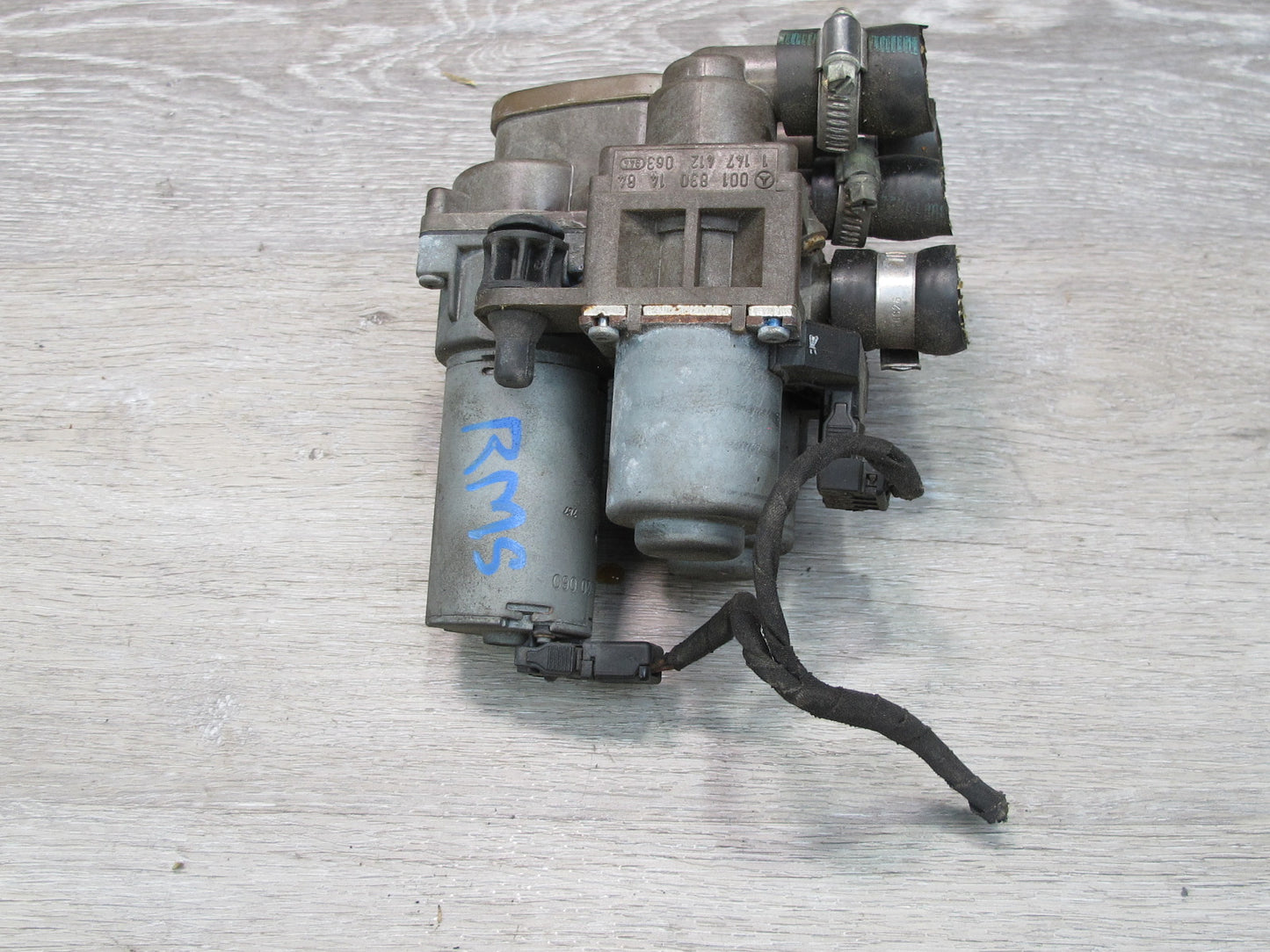 94-99 Mercedes W140 S-class Heater Control Water Valve 0018301484 OEM