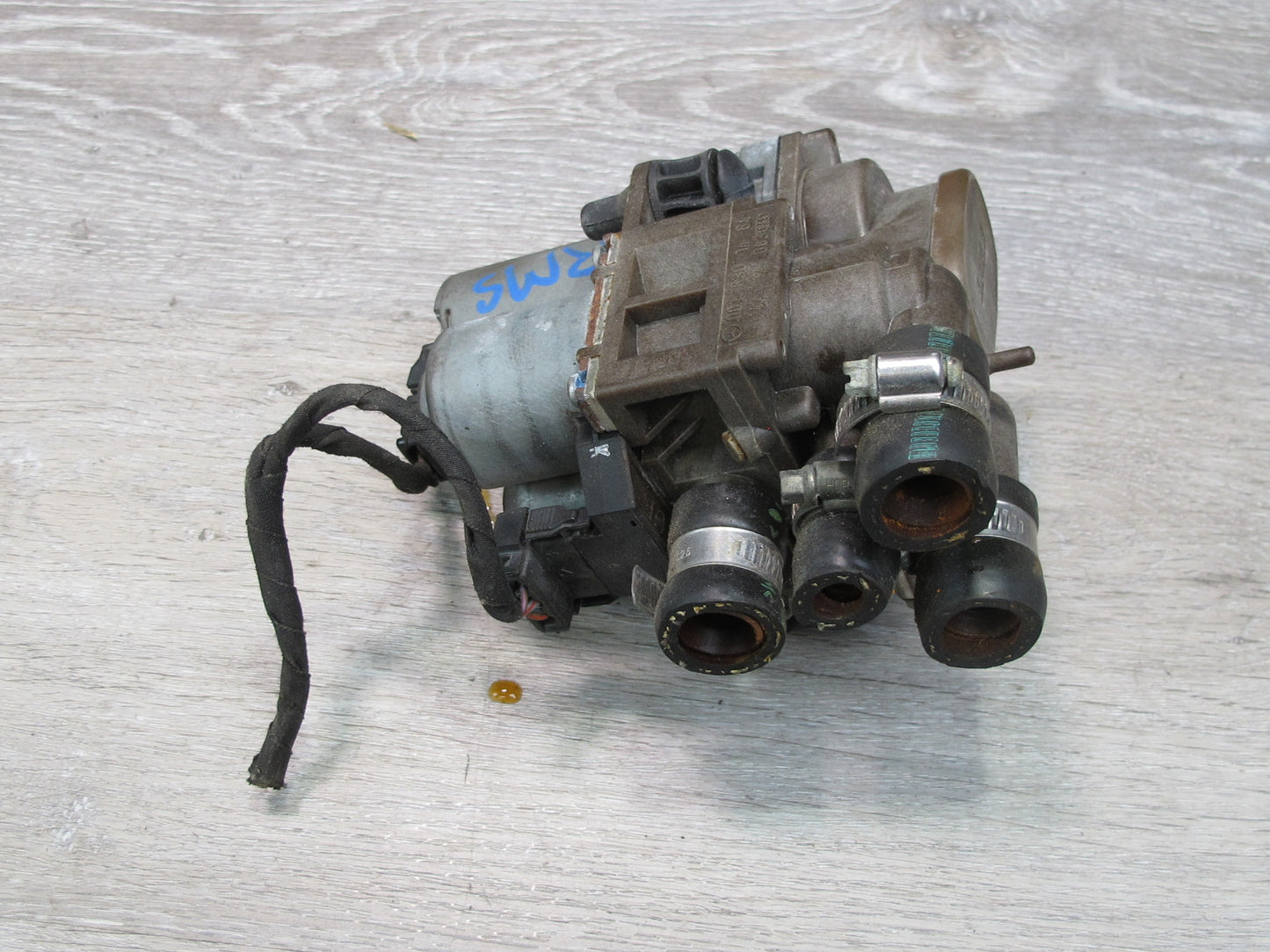 94-99 Mercedes W140 S-class Heater Control Water Valve 0018301484 OEM