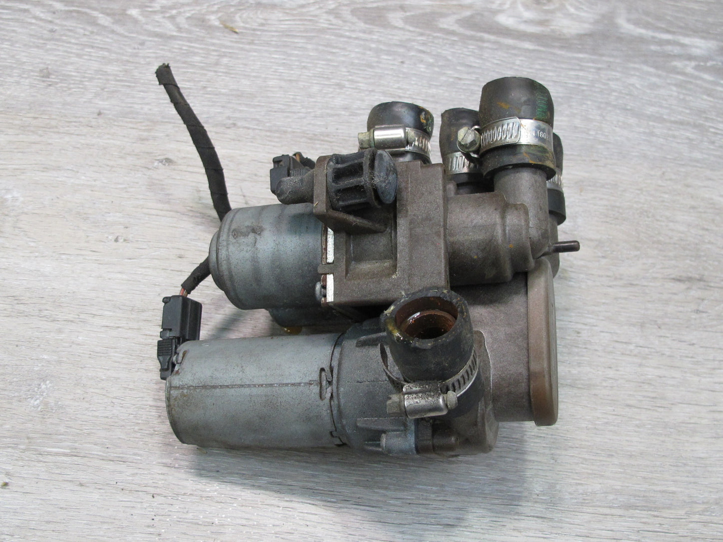 94-99 Mercedes W140 S-class Heater Control Water Valve 0018301484 OEM