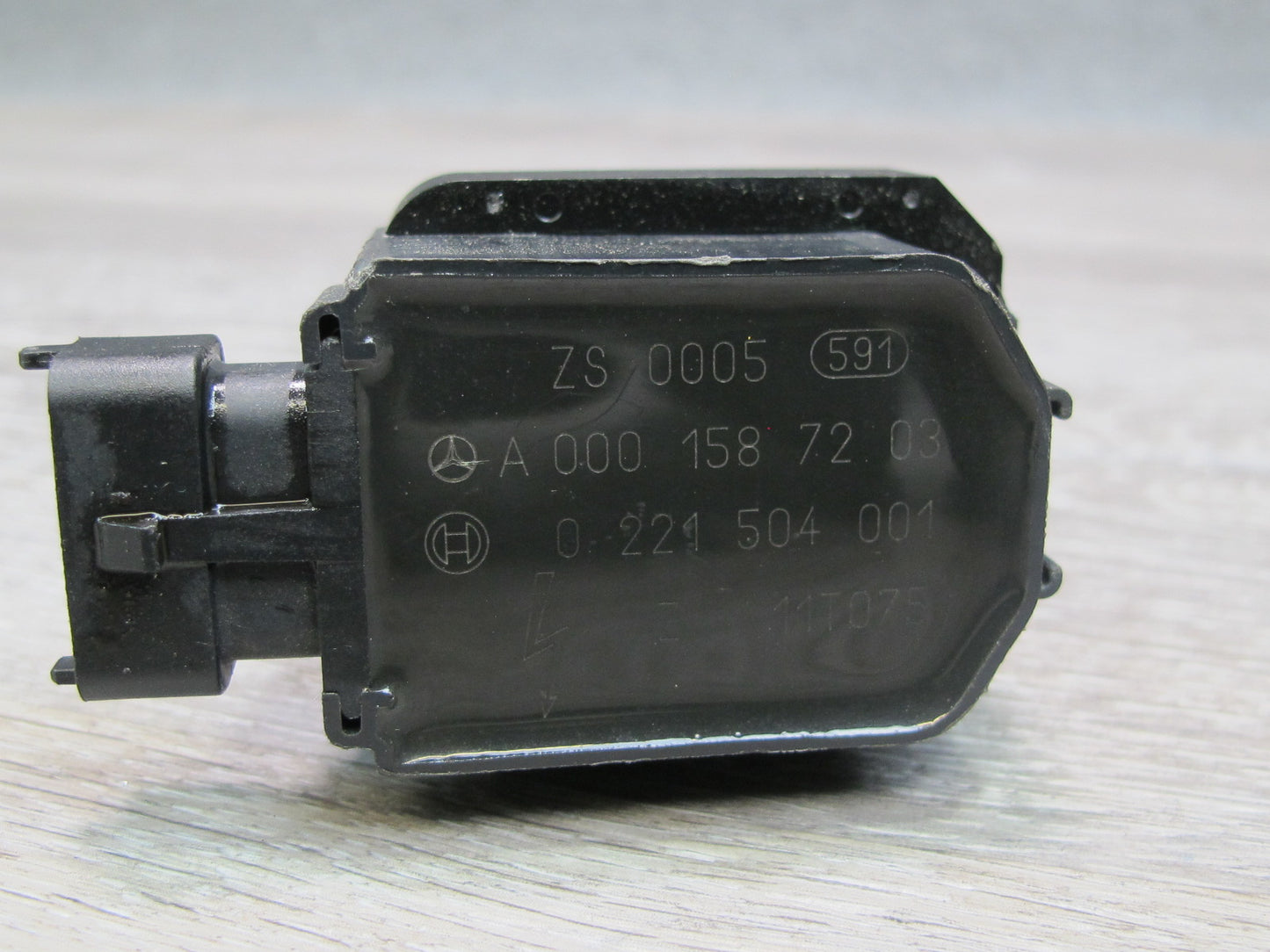 96-99 Mercedes W140 5.0L 119.980 M119 Engine Ignition Coil 0001587203 OEM
