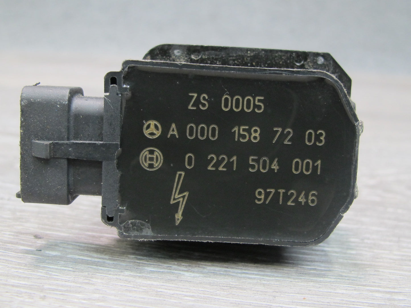96-99 Mercedes W140 5.0L 119.980 M119 Engine Ignition Coil 0001587203 OEM