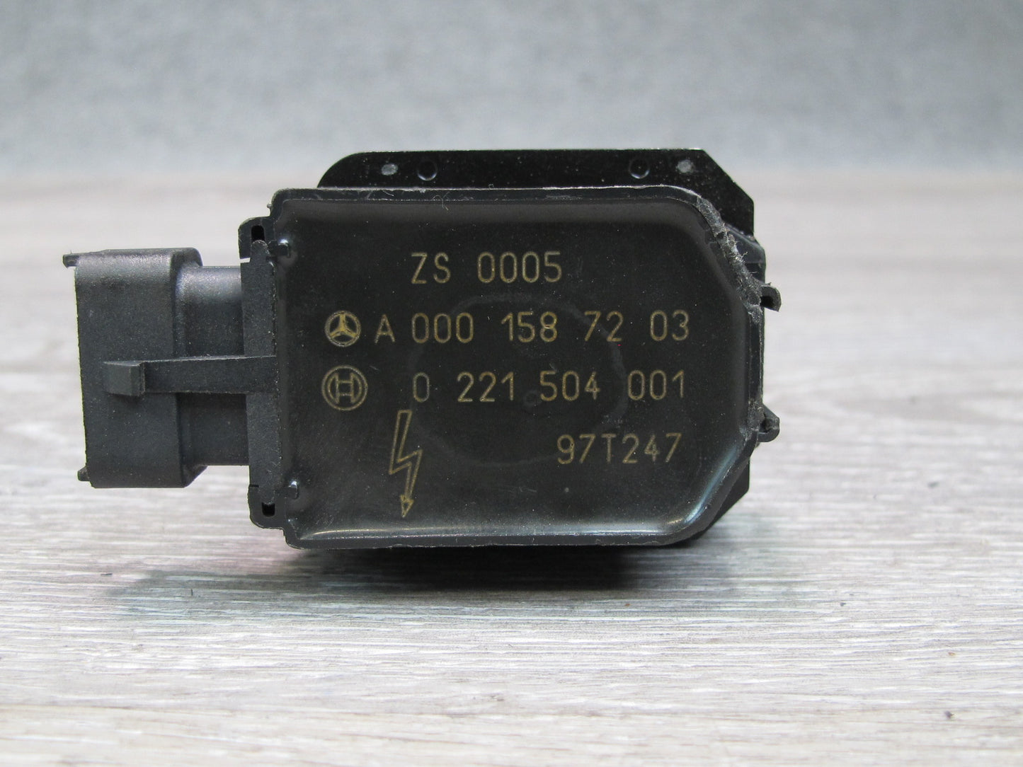 96-99 Mercedes W140 5.0L 119.980 M119 Engine Ignition Coil 0001587203 OEM