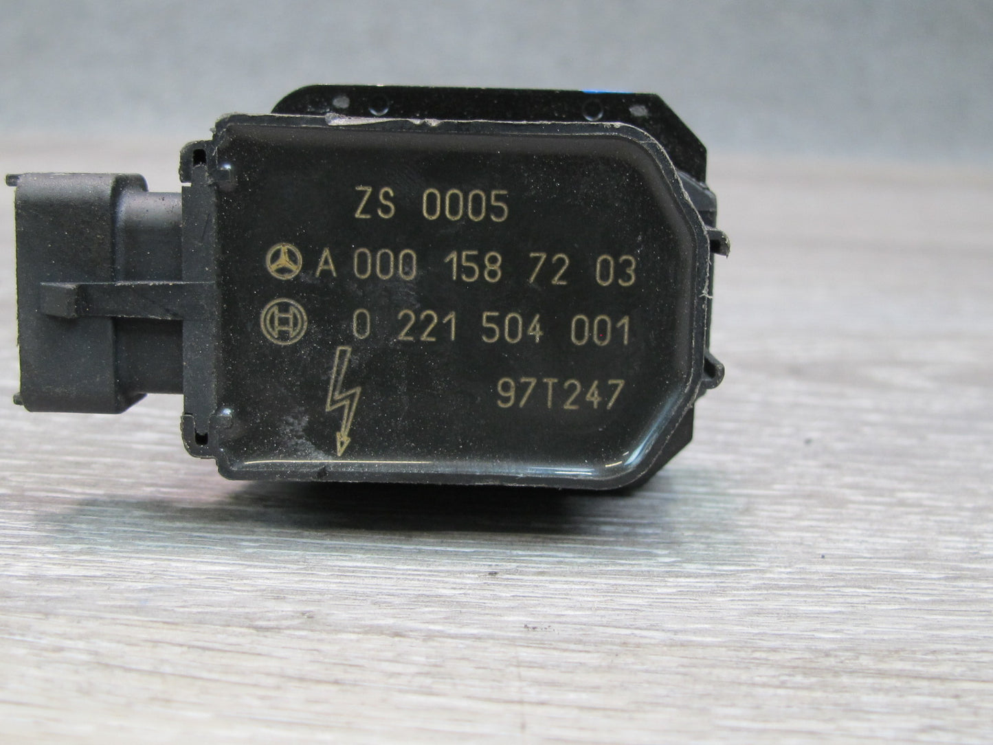 96-99 Mercedes W140 5.0L 119.980 M119 Engine Ignition Coil 0001587203 OEM