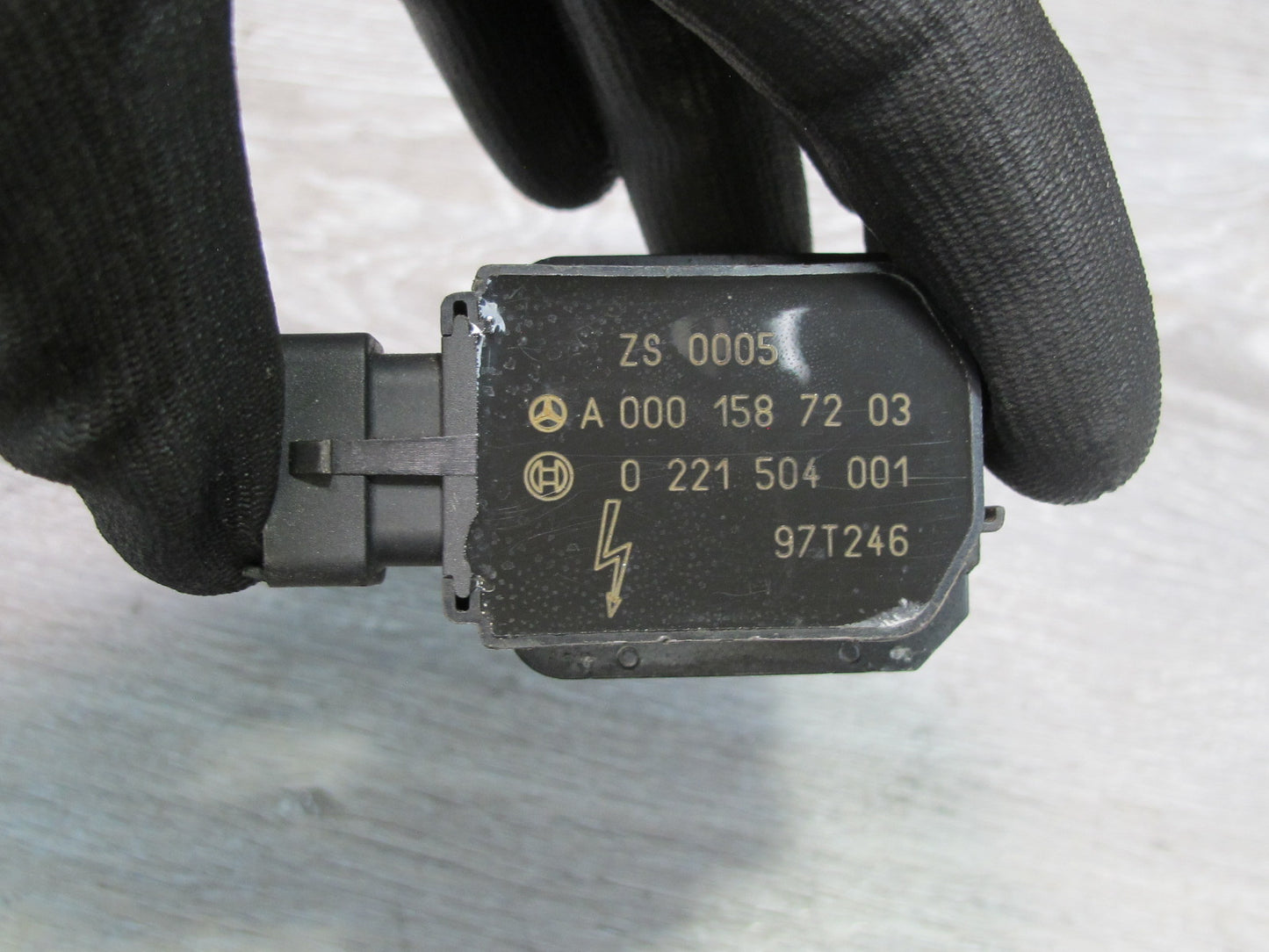 96-99 Mercedes W140 5.0L 119.980 M119 Engine Ignition Coil 0001587203 OEM