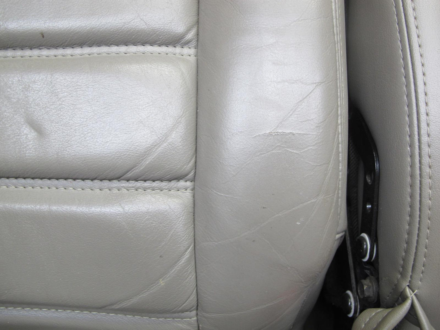 2003 Hummer H2 Rear 2ND ROW Left & Right Side Leather Wheat Seat Set of 2 Wheat