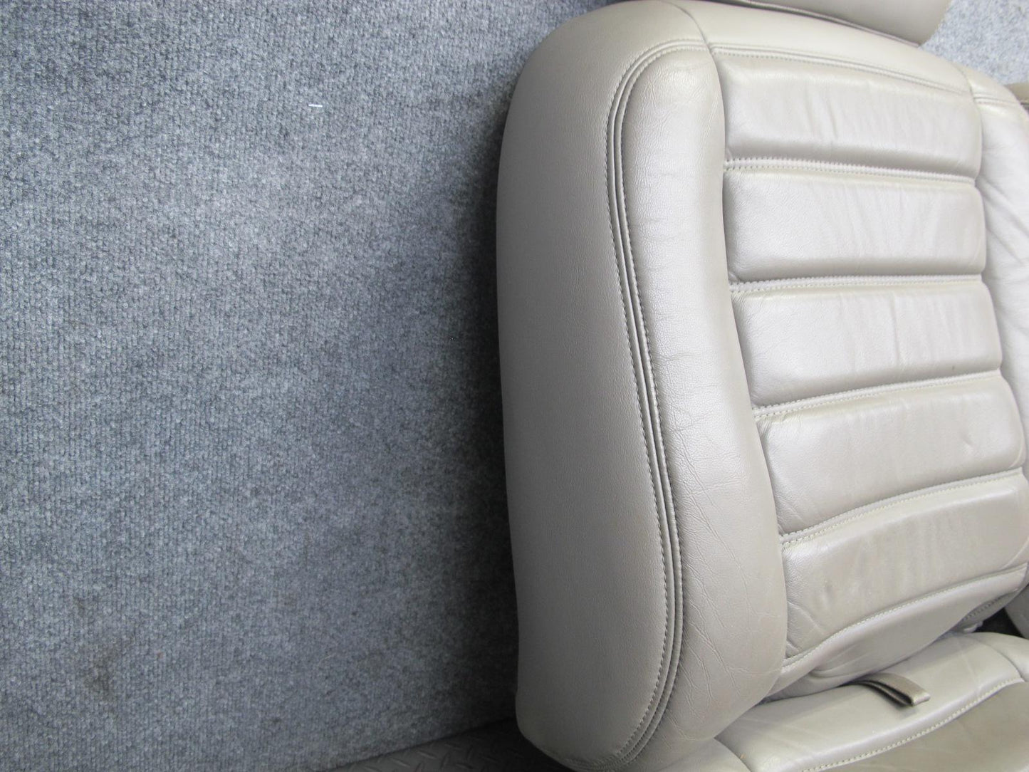2003 Hummer H2 Rear 2ND ROW Left & Right Side Leather Wheat Seat Set of 2 Wheat