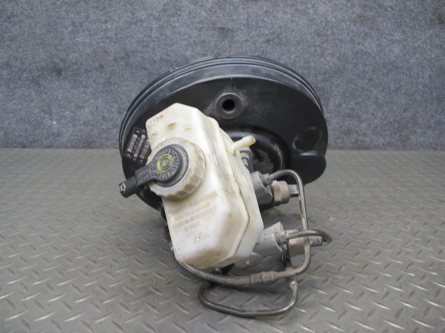 2003-2006 BMW E46 M3 Brake Master Cylinder Booster Fluid Reservoir Tank