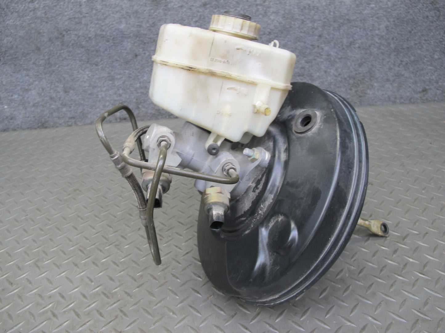 2003-2006 BMW E46 M3 Brake Master Cylinder Booster Fluid Reservoir Tank