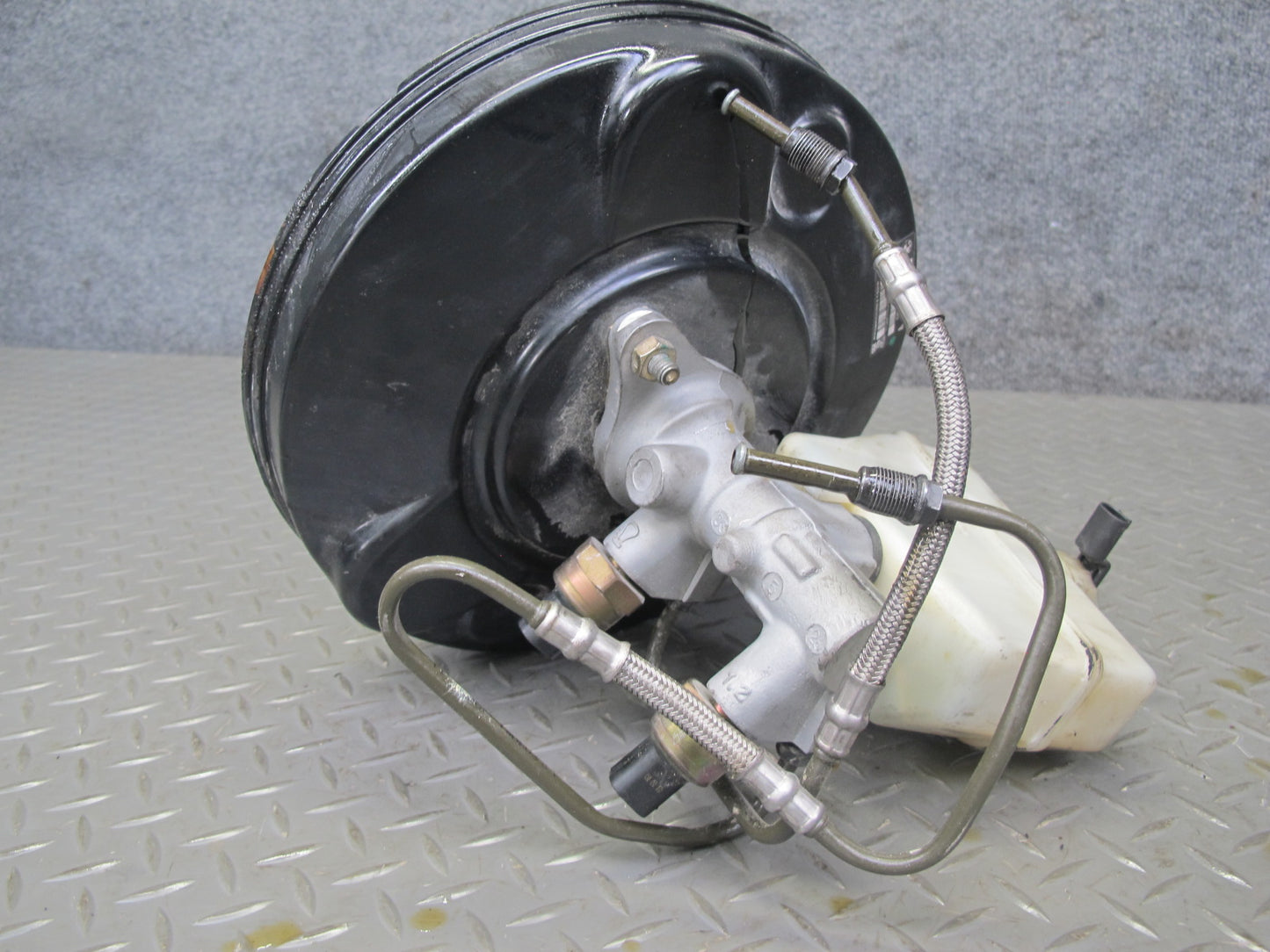 2003-2006 BMW E46 M3 Brake Master Cylinder Booster Fluid Reservoir Tank