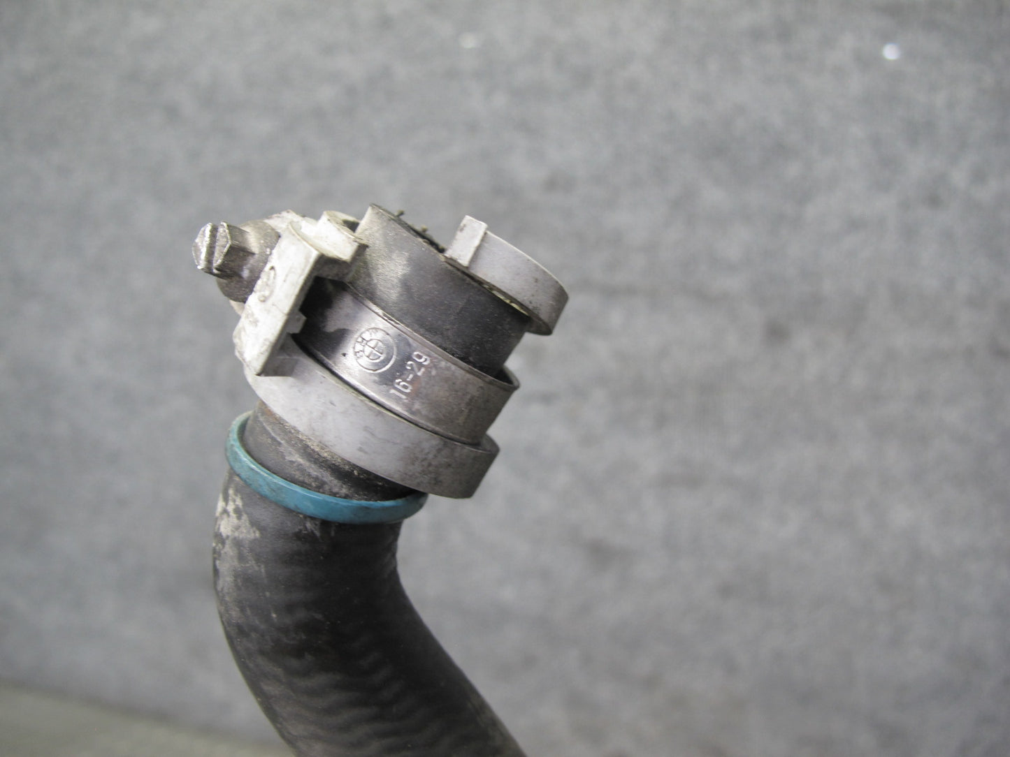 2001-2006 BMW E46 Heater Control Water Valve w Hoses 8369807