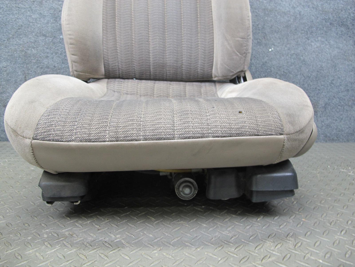 1998 Chevrolet Camaro Z28 Coupe Front & Rear Cloth Seat Set OEM