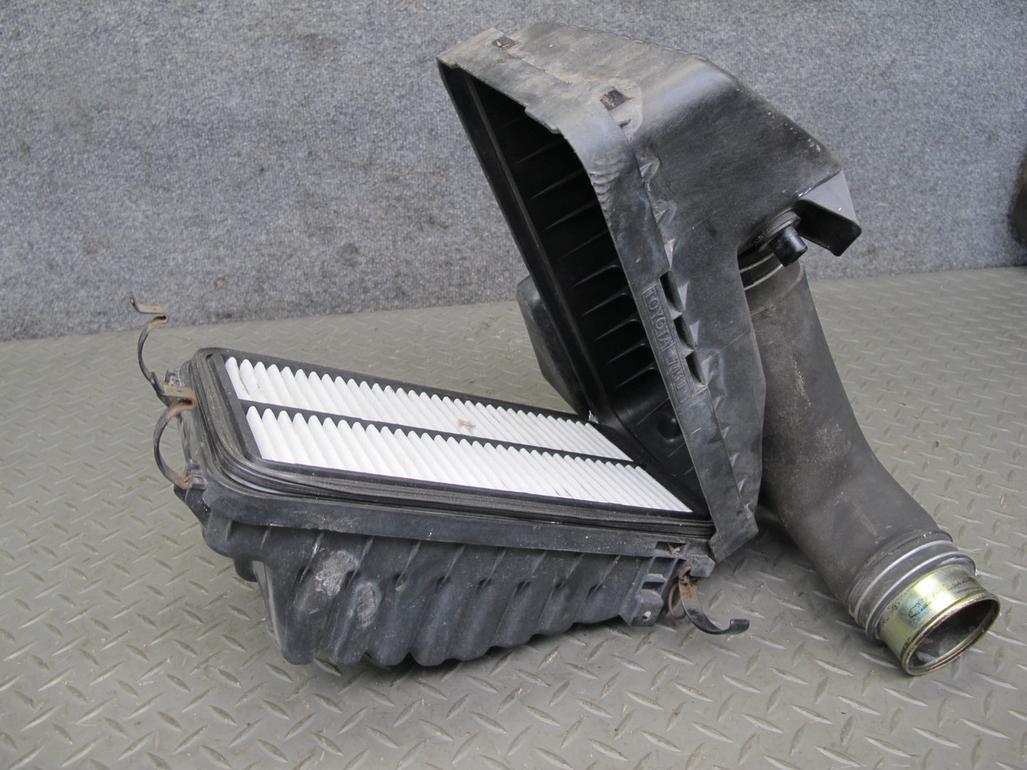 91-92 Toyota SW21L MR2 2.2L 5SFE Air Intake Cleaner Filter Box Resonator OEM