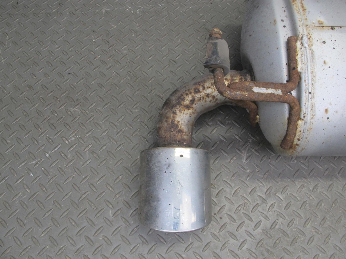 09-12 Nissan Z34 370Z Rear Exhaust Muffler w Tips Assembly 20100-1EH0A OEM