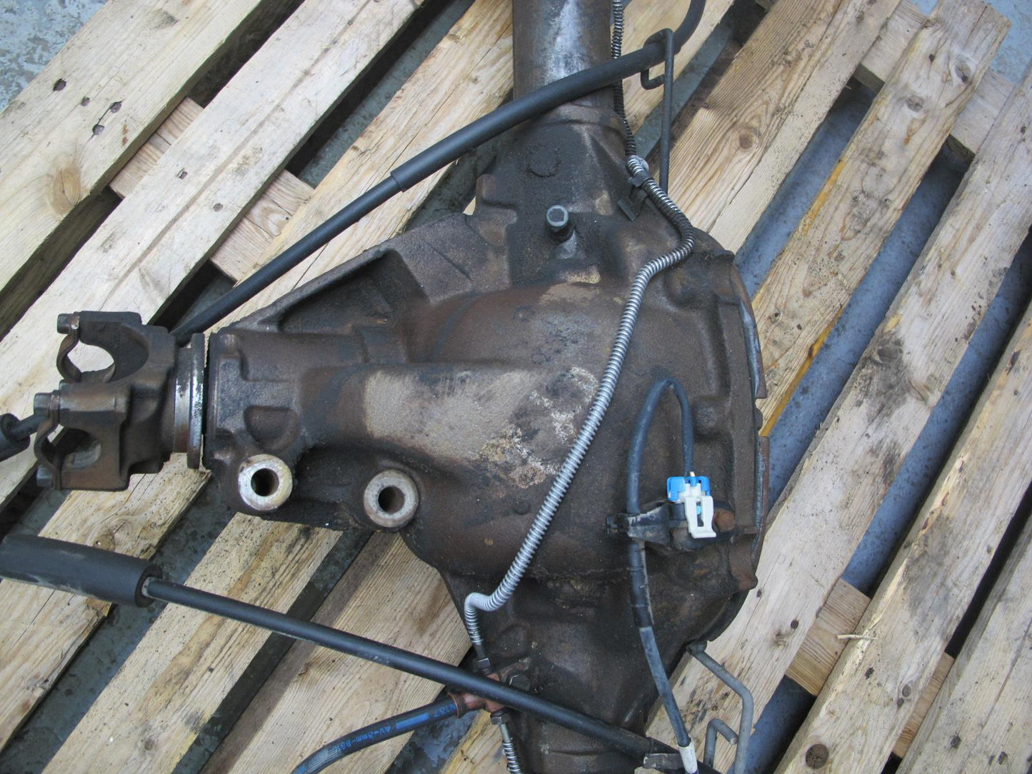 1998 Chevrolet Camaro Z28 Rear Axle LSD 3.23 Ratio w Disc Brakes GU5 G80 OEM