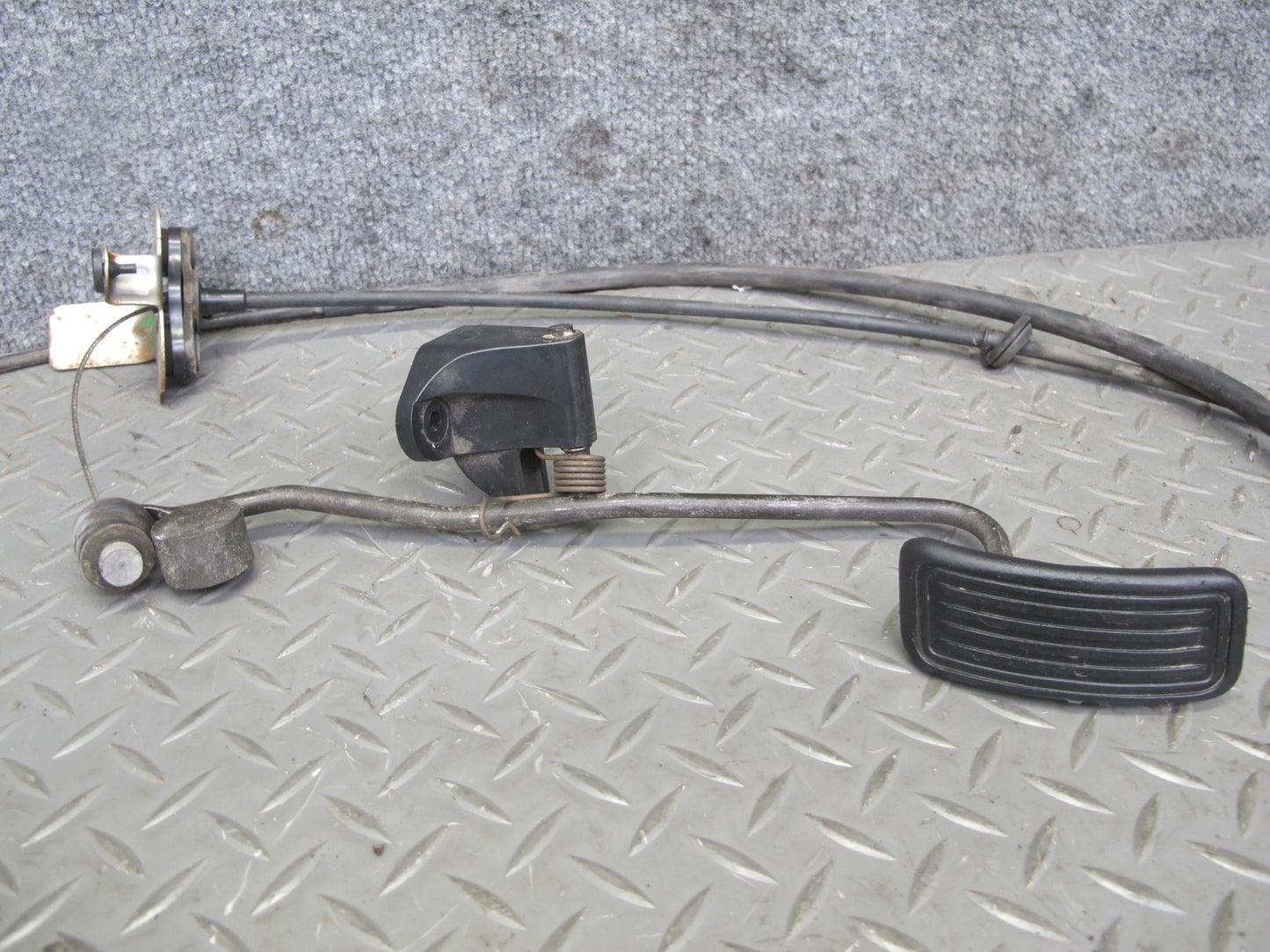 91-95 Toyota SW21L MR2 NON Turbo 5SFE A/T Accelerator Gas Pedal w Cable OEM