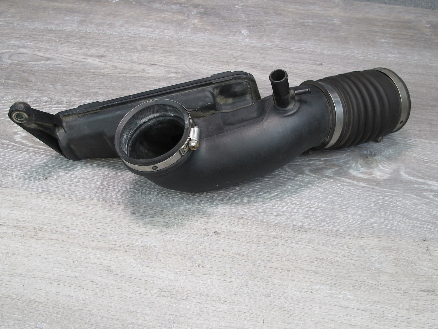 95-96 Lexus UZZ30L SC400 1UZFE Air Intake Resonator Hose Pipe OEM