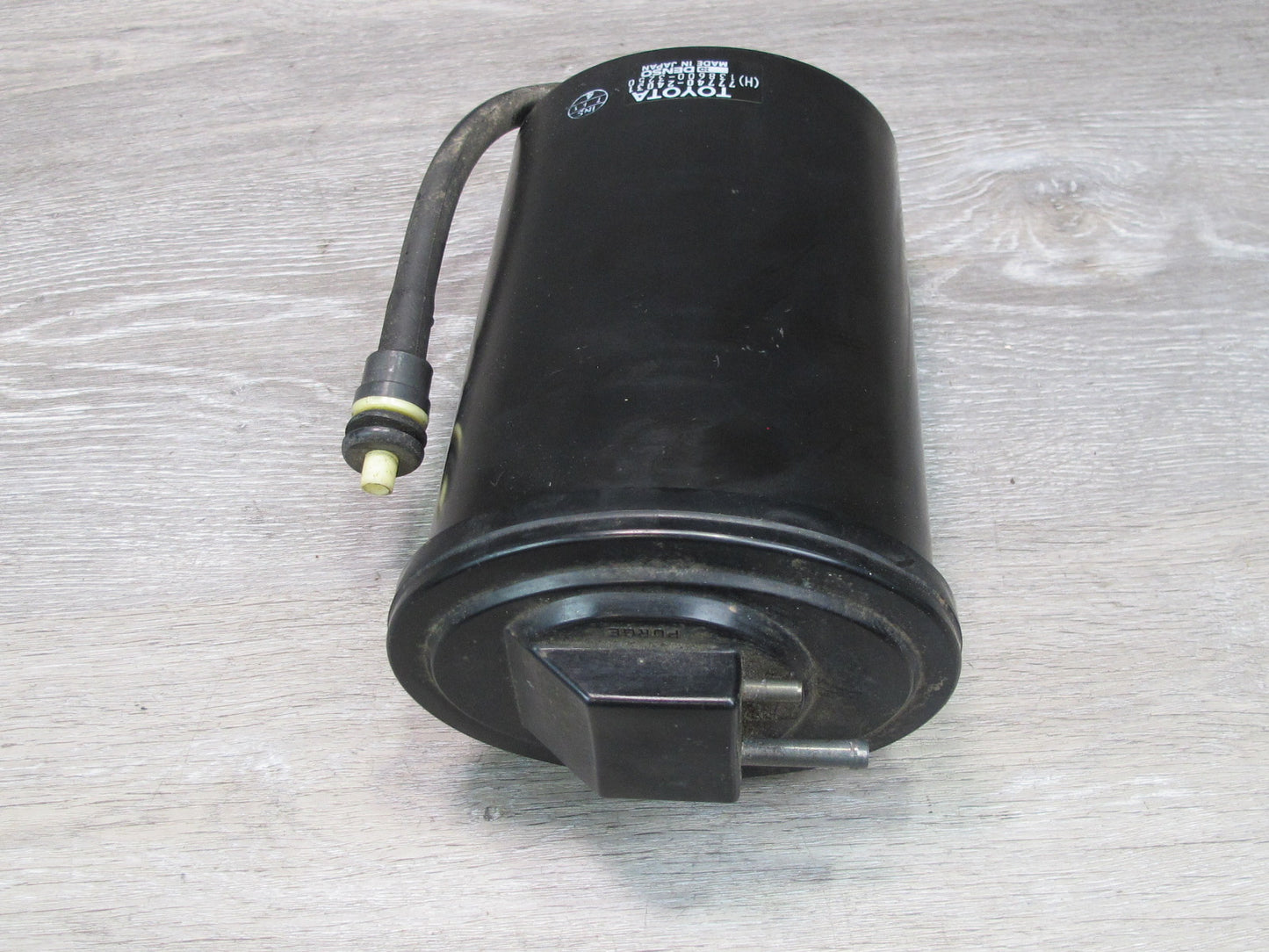 92-97 Lexus UZZ30L SC300 SC400 Fuel Evap Vapor Charcoal Canister w Bracket OEM