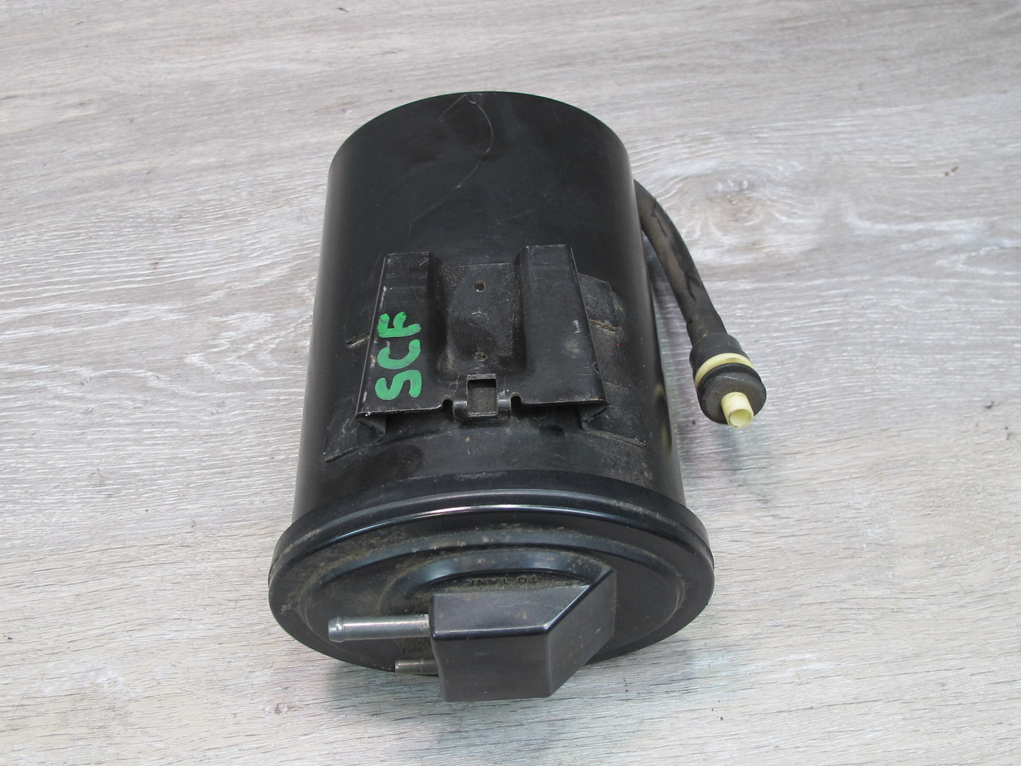 92-97 Lexus UZZ30L SC300 SC400 Fuel Evap Vapor Charcoal Canister w Bracket OEM