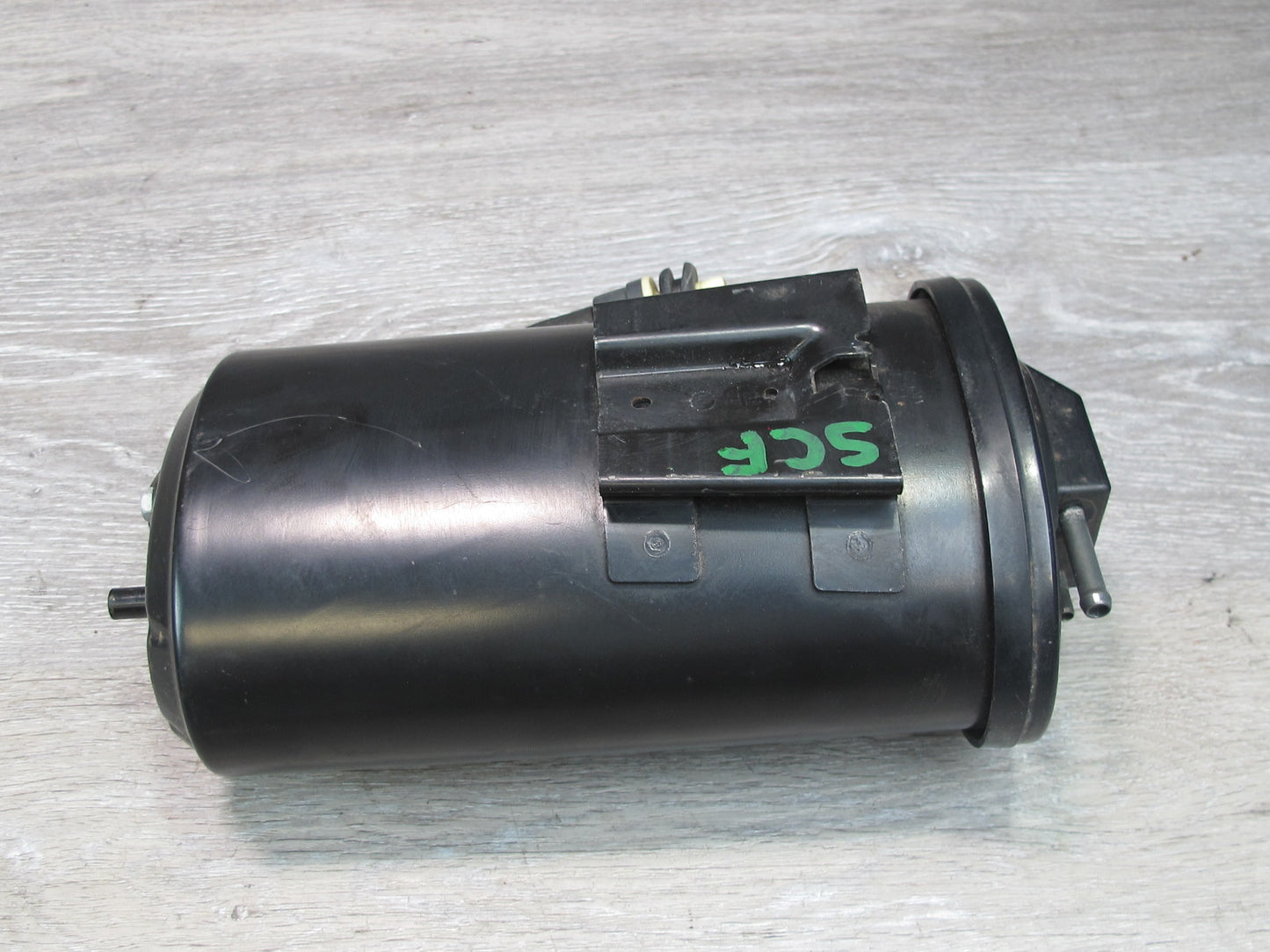 92-97 Lexus UZZ30L SC300 SC400 Fuel Evap Vapor Charcoal Canister w Bracket OEM
