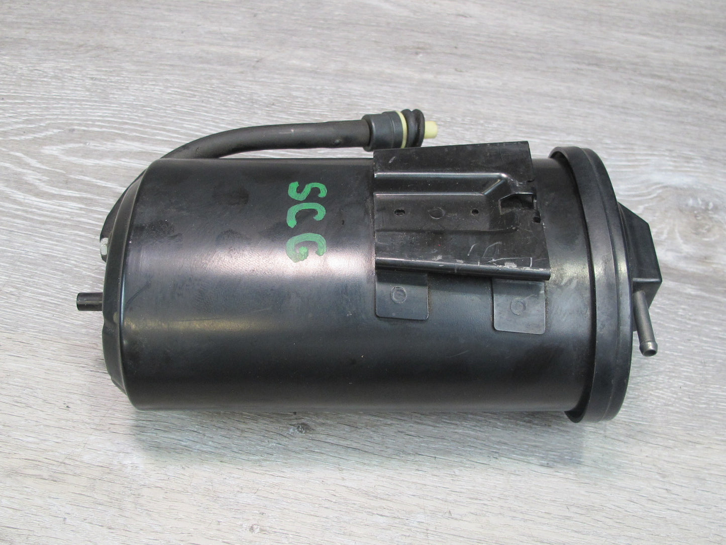 92-97 Lexus UZZ30L SC300 SC400 Fuel Evap Vapor Charcoal Canister w Bracket OEM