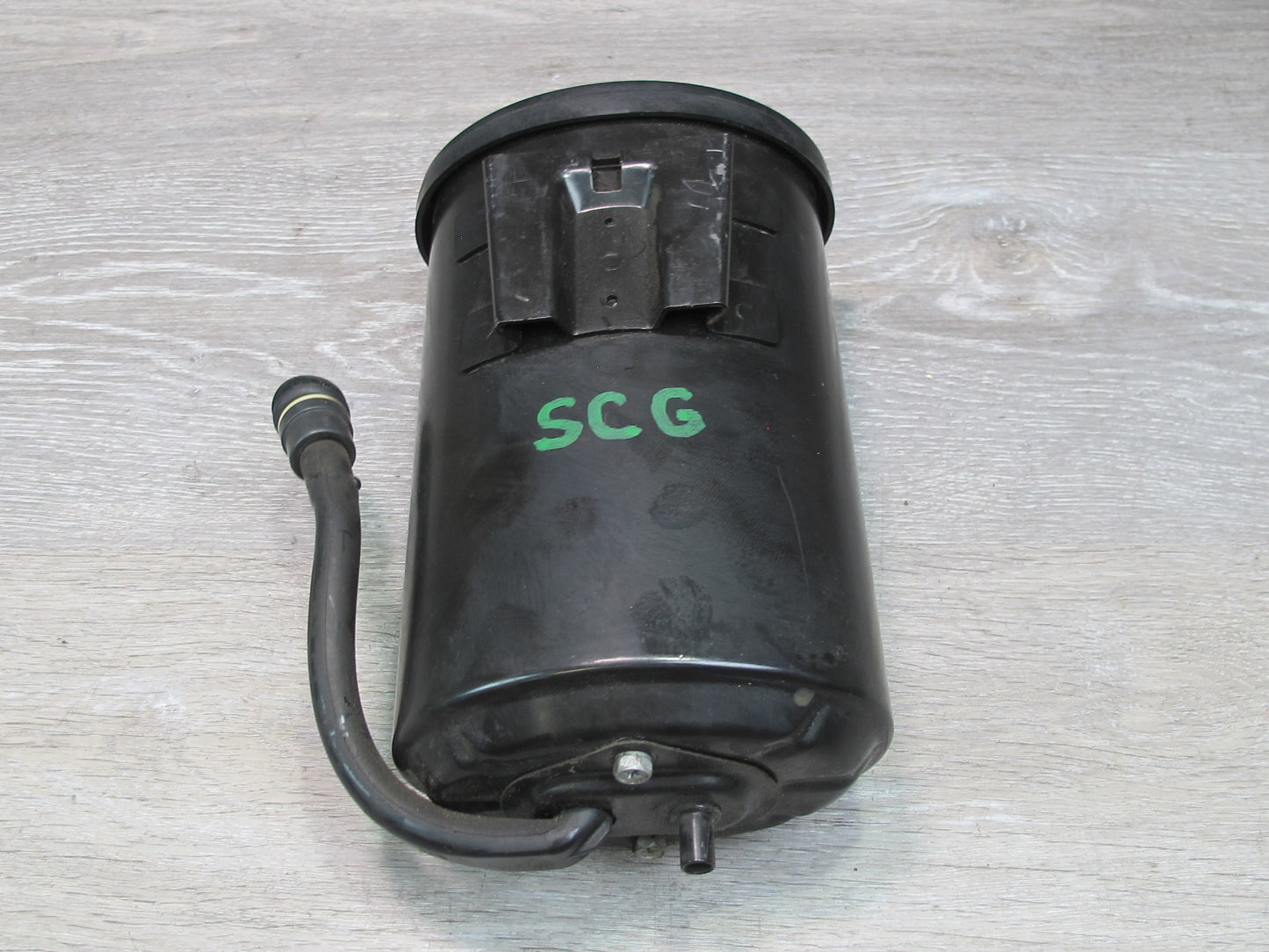 92-97 Lexus UZZ30L SC300 SC400 Fuel Evap Vapor Charcoal Canister w Bracket OEM