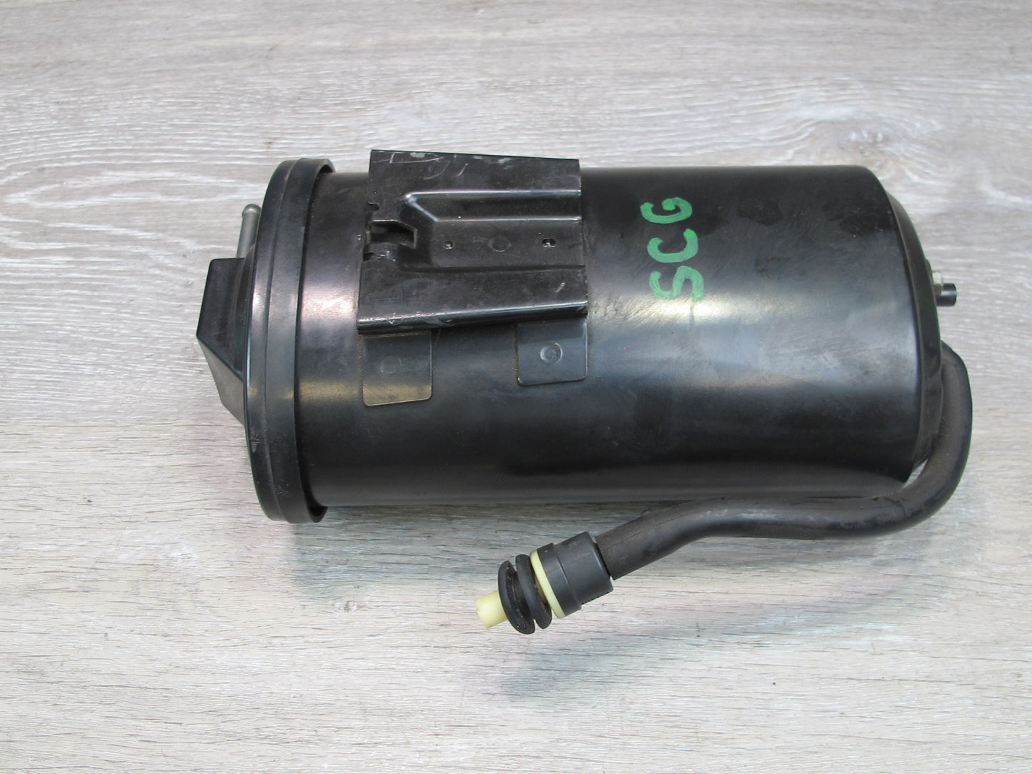 92-97 Lexus UZZ30L SC300 SC400 Fuel Evap Vapor Charcoal Canister w Bracket OEM