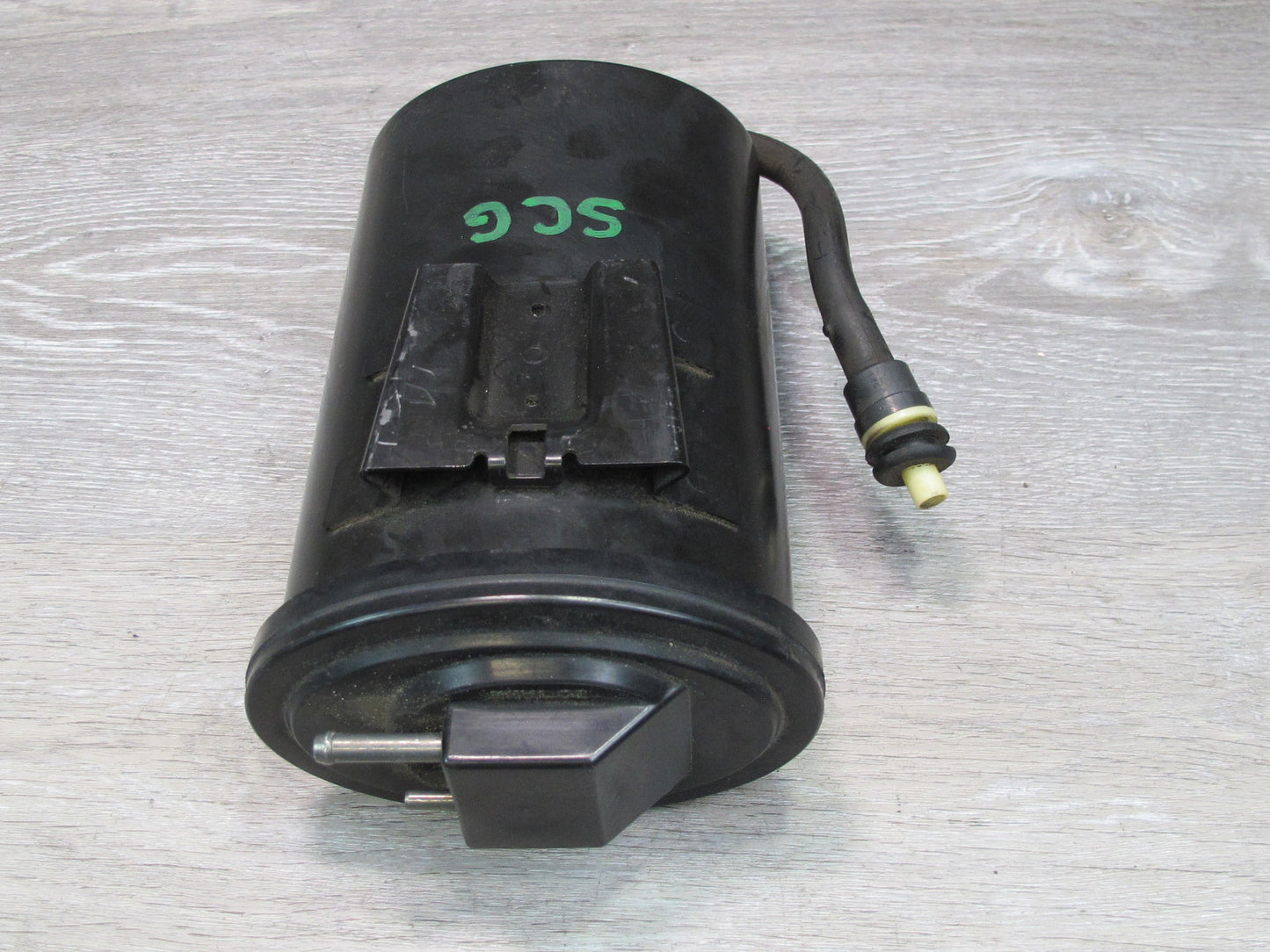 92-97 Lexus UZZ30L SC300 SC400 Fuel Evap Vapor Charcoal Canister w Bracket OEM