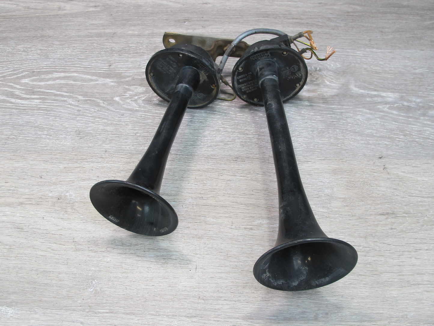 1983-1995 Porsche 928 S Front Low & High Tone Note Horn Siren Alarm Set Mixo