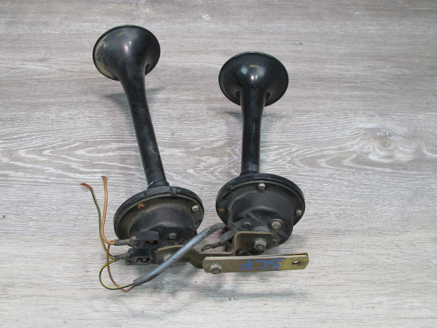 1983-1995 Porsche 928 S Front Low & High Tone Note Horn Siren Alarm Set Mixo