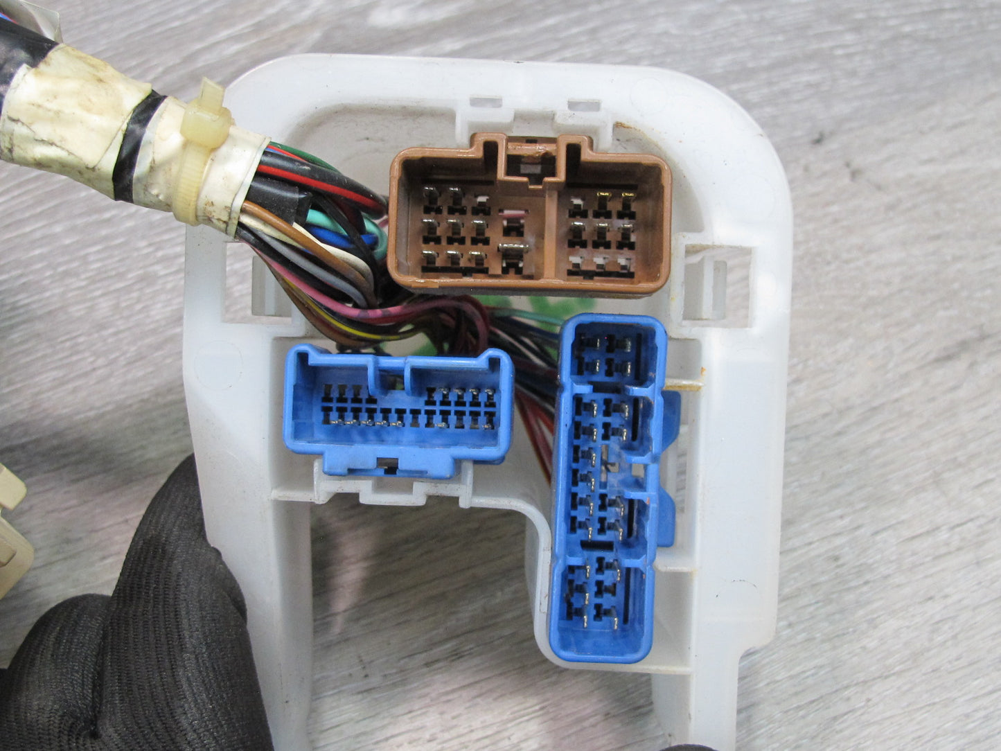 95-96 Lexus UZZ30L SC400 Interior Fuse Relay Box Module w Integration Relay OEM