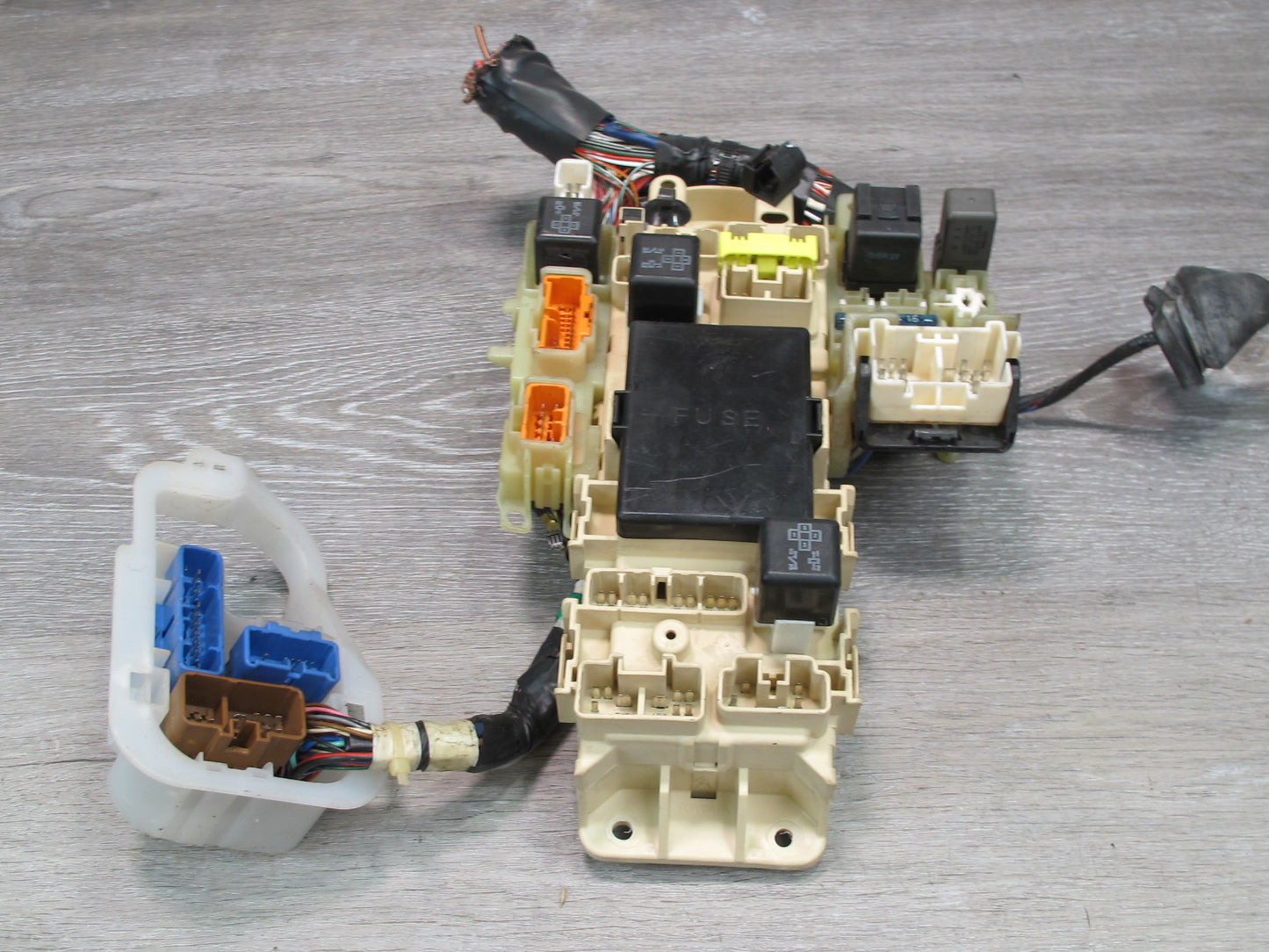 95-96 Lexus UZZ30L SC400 Interior Fuse Relay Box Module w Integration Relay OEM