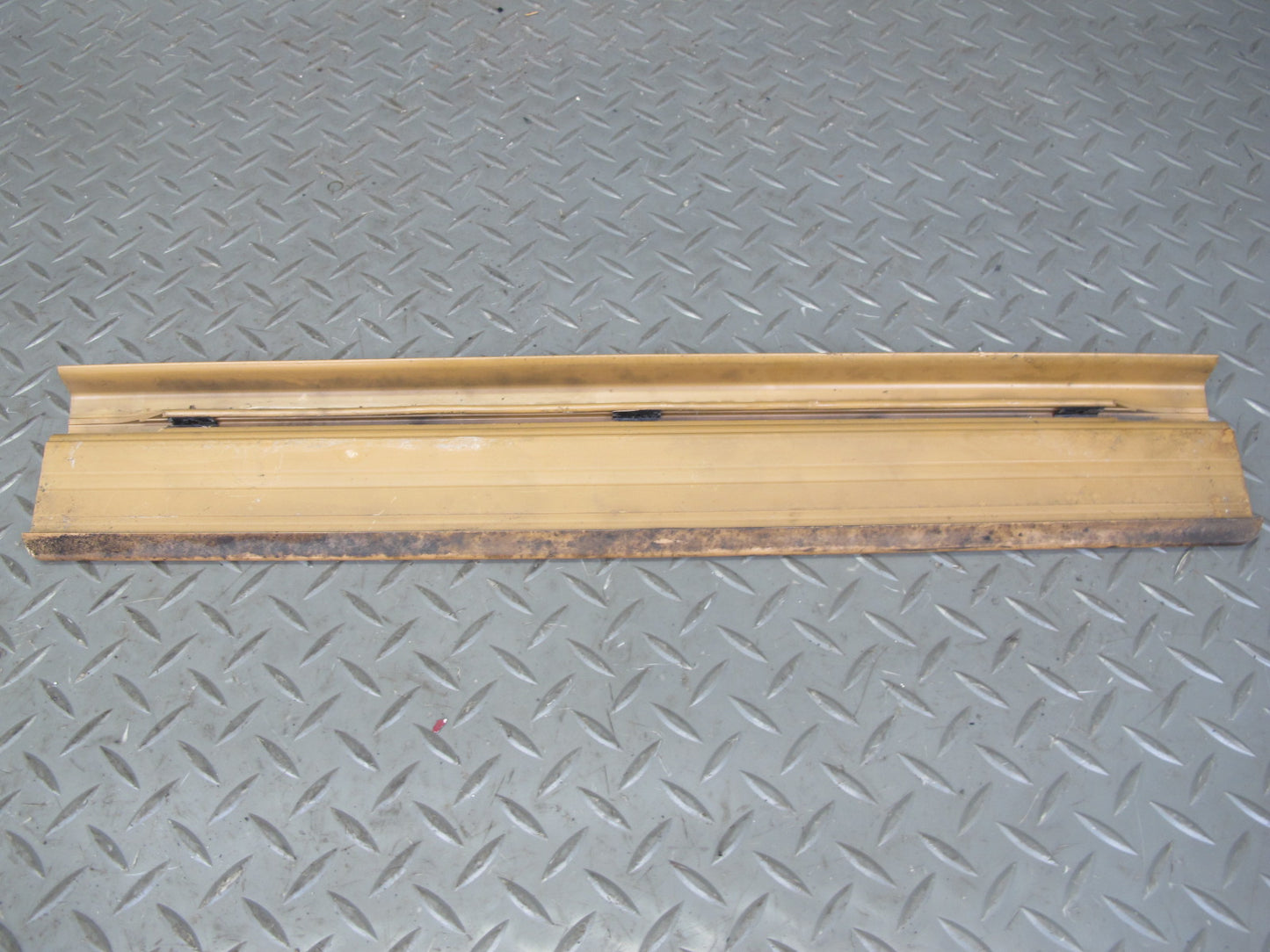 81-85 Mercedes W123 Set of 2 Rear Left & Right Door Scuff Sill Plate Trim Panel