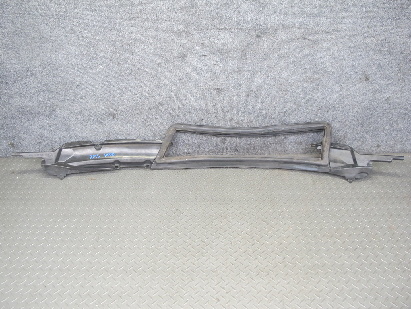 94-99 Mercedes W140 S-class Front Hood Wiper Trim Cover Gasket Panel Set OEM