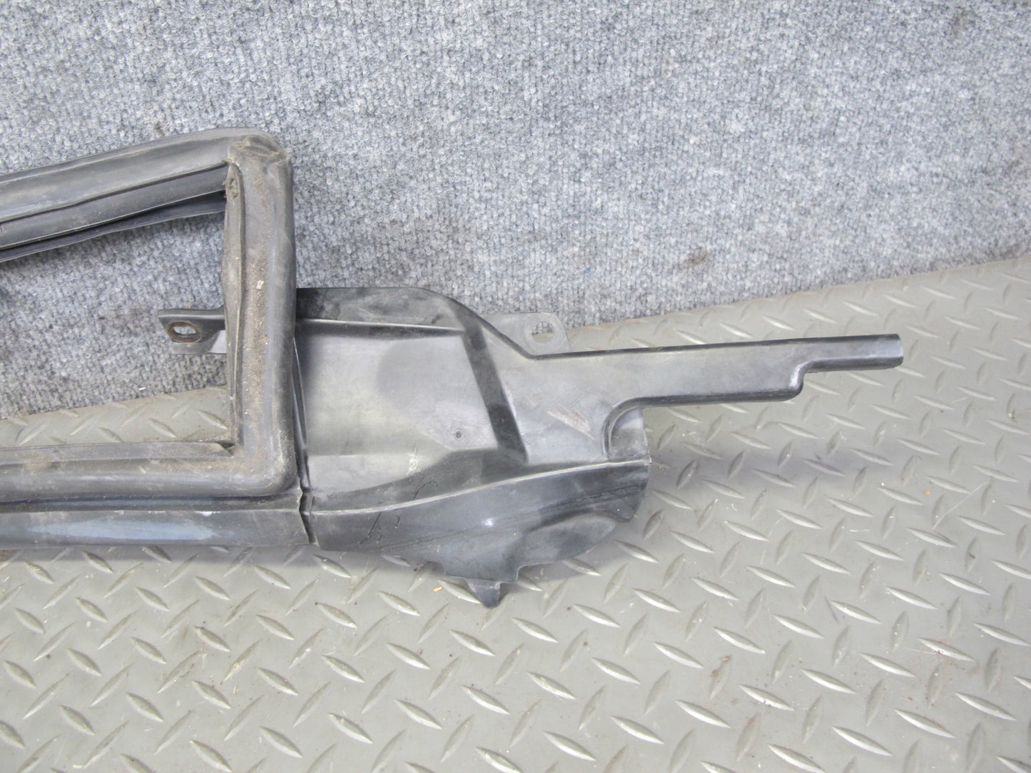 94-99 Mercedes W140 S-class Front Hood Wiper Trim Cover Gasket Panel Set OEM