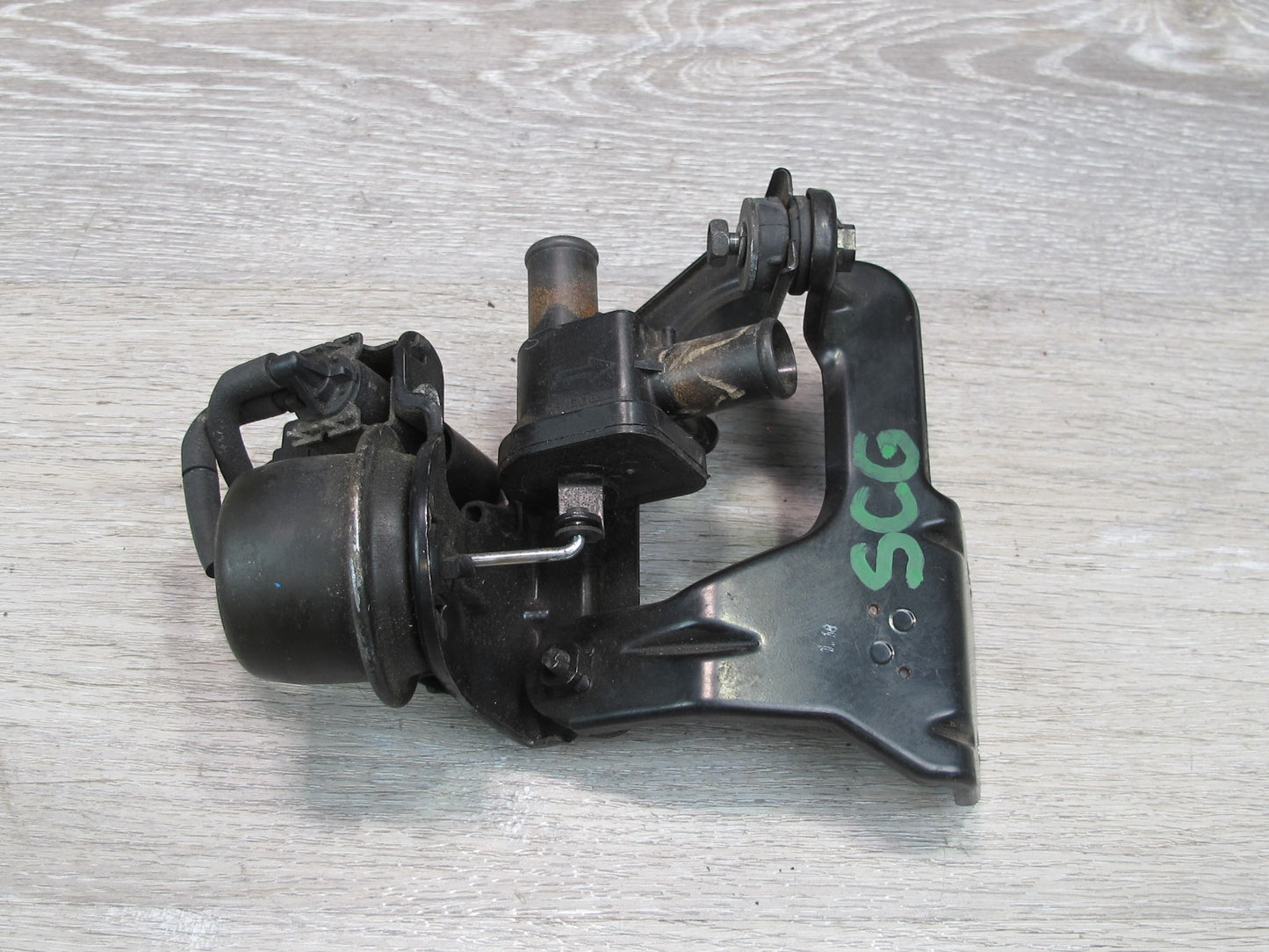 92-00 Lexus UZZ30L SC300 SC400 Heater Control Valve Pump w Bracket Mount OEM