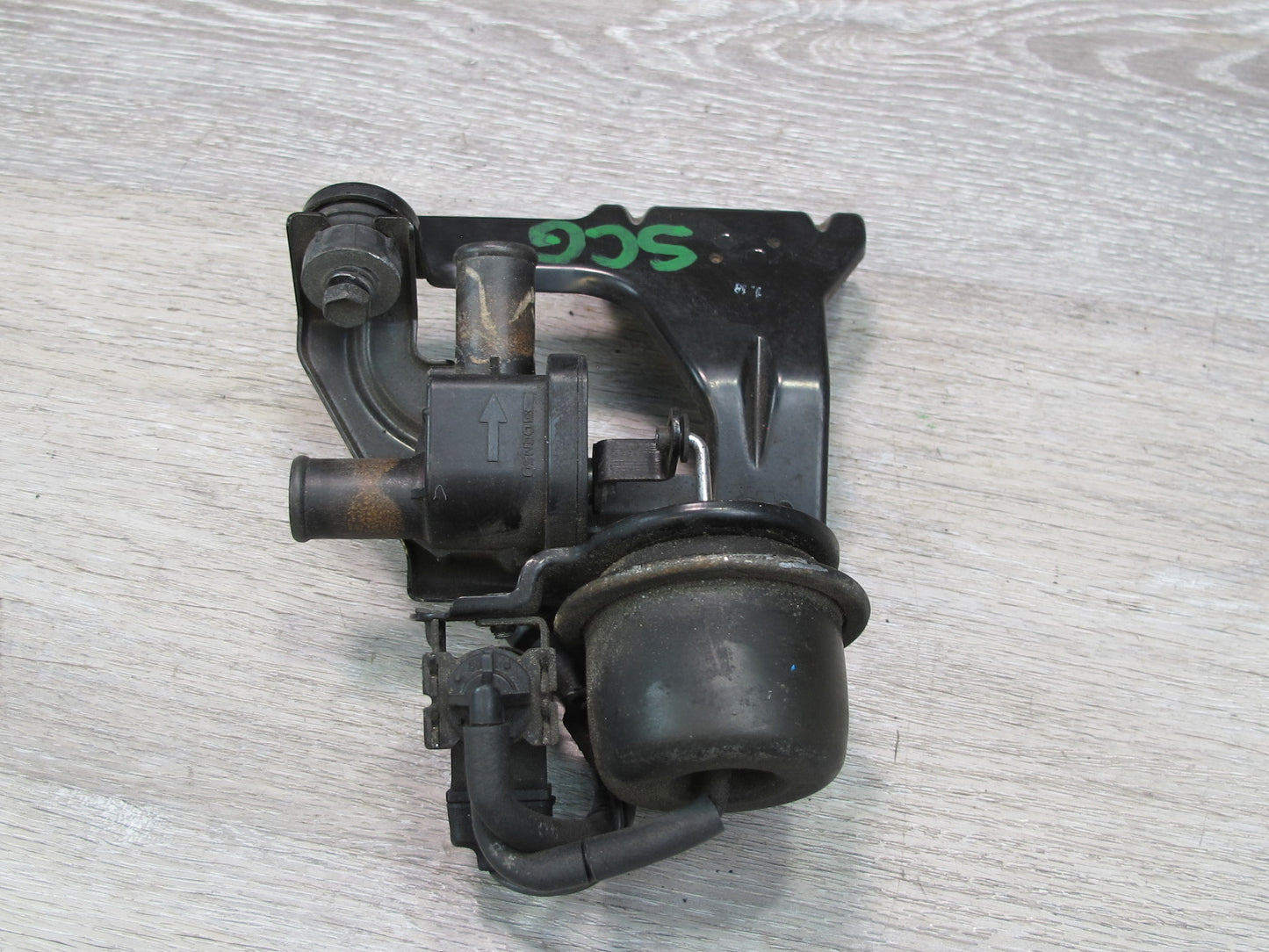 92-00 Lexus UZZ30L SC300 SC400 Heater Control Valve Pump w Bracket Mount OEM
