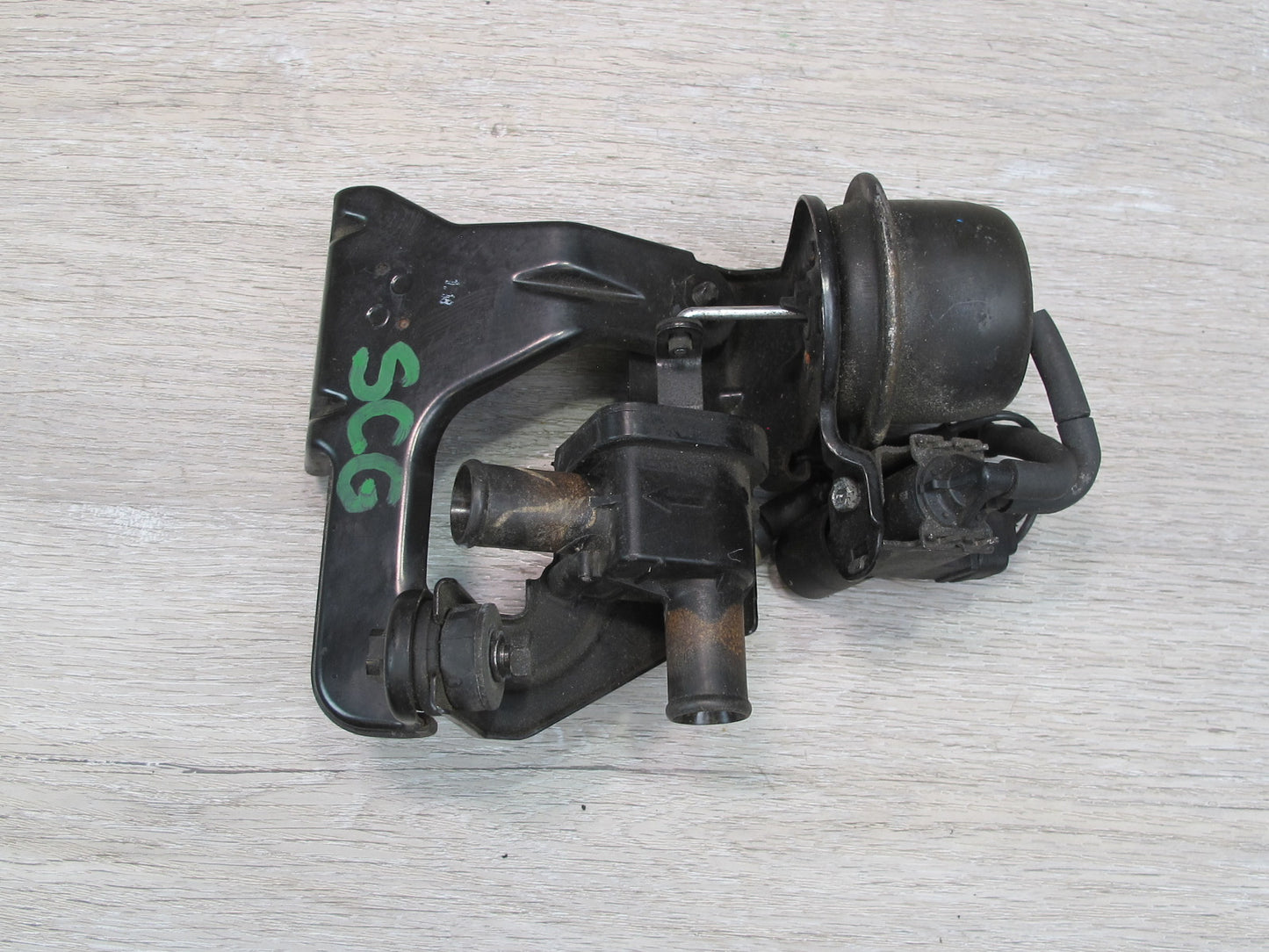 92-00 Lexus UZZ30L SC300 SC400 Heater Control Valve Pump w Bracket Mount OEM