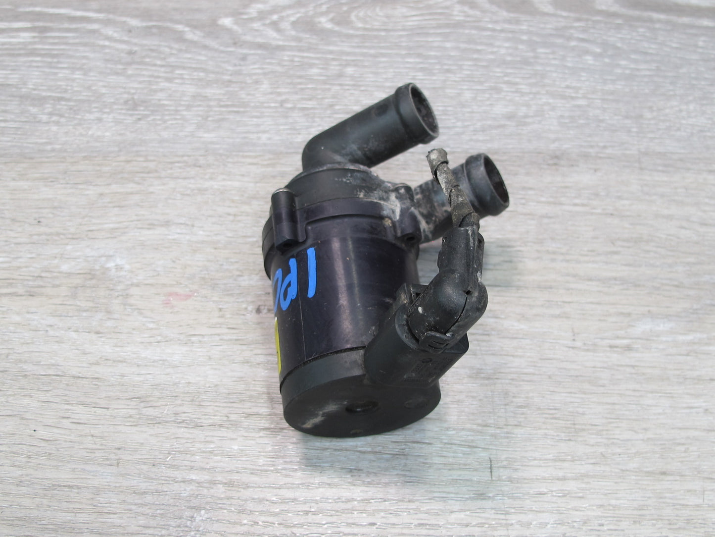 2003-2010 Porsche Cayenne 957 Engine Auxiliary Secondary Coolant Water Pump