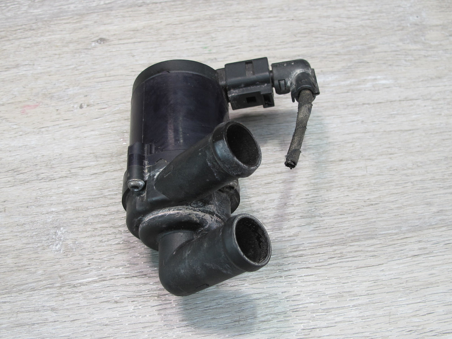 2003-2010 Porsche Cayenne 957 Engine Auxiliary Secondary Coolant Water Pump