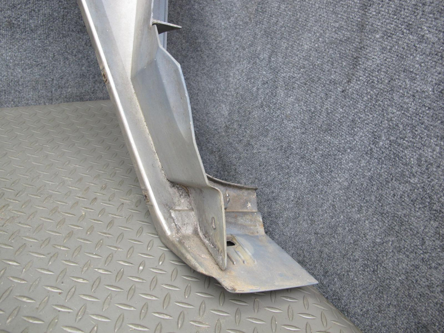 2003-2009 Hummer H2 Front Right Passenger Side Fender Shell Cover Panel Pewter
