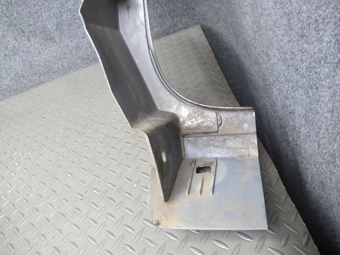 2003-2009 Hummer H2 Front Right Passenger Side Fender Shell Cover Panel Pewter