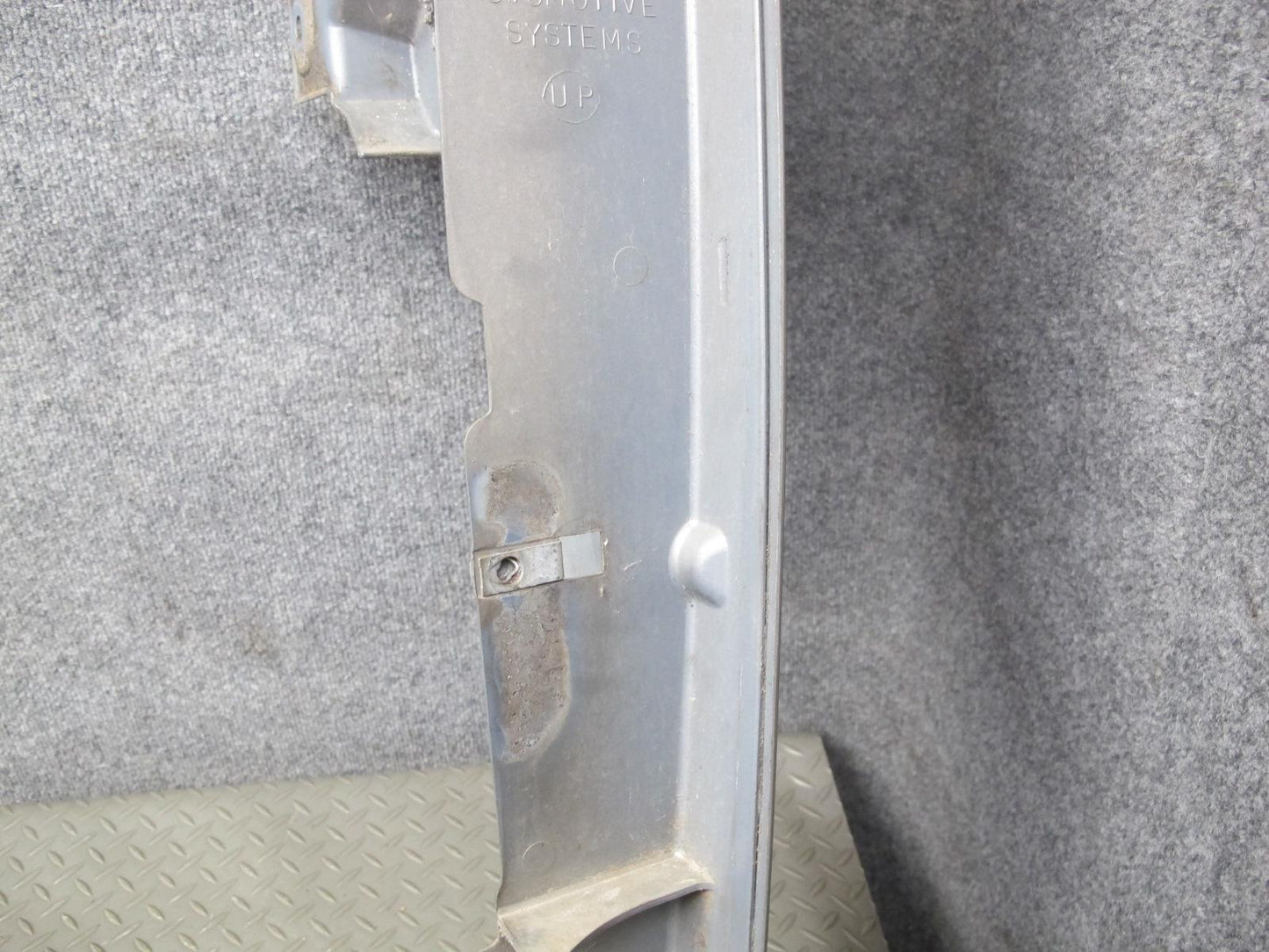 2003-2009 Hummer H2 Front Right Passenger Side Fender Shell Cover Panel Pewter