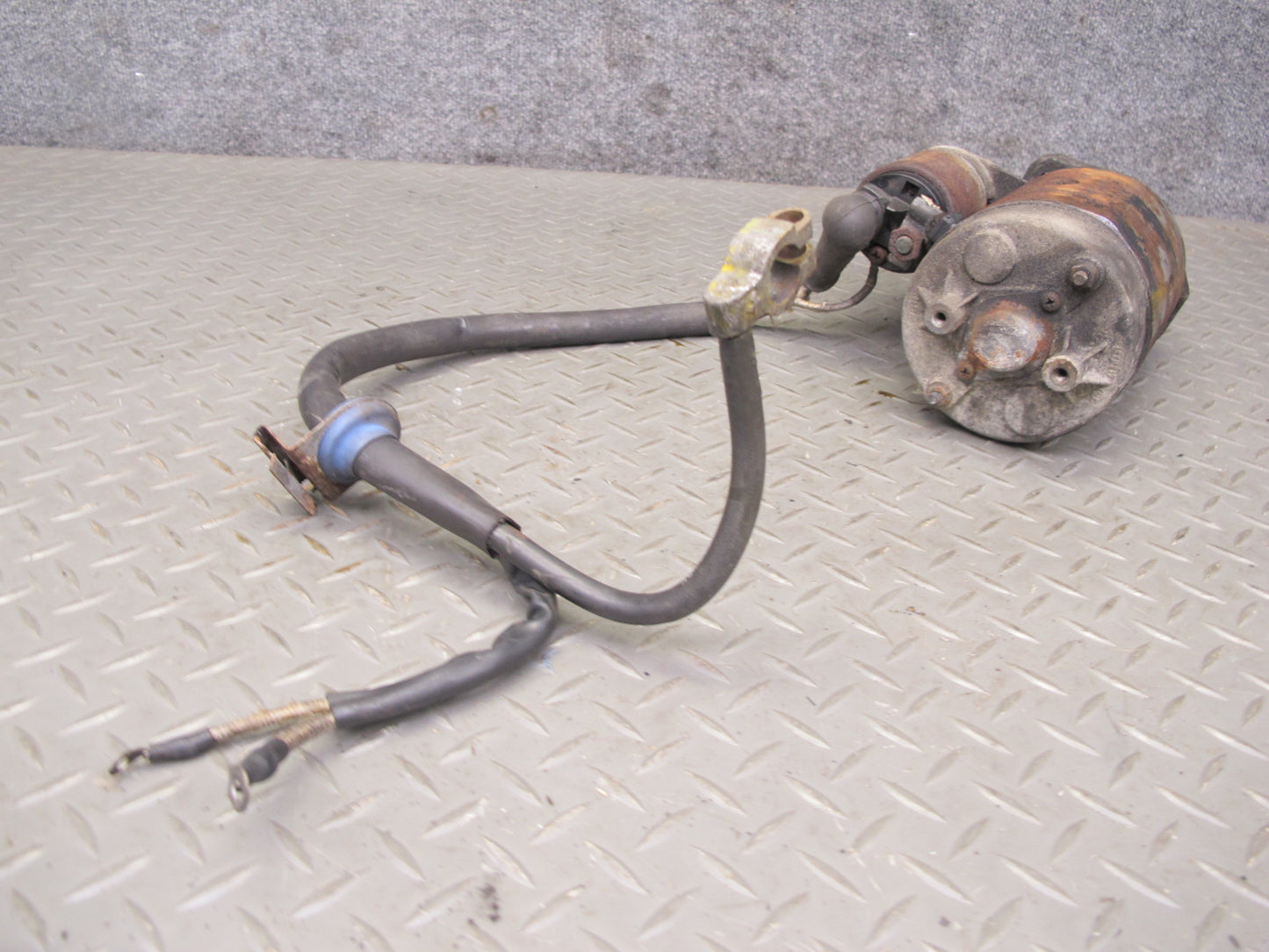 81-85 Mercedes W123 300D Engine Starter Motor OEM