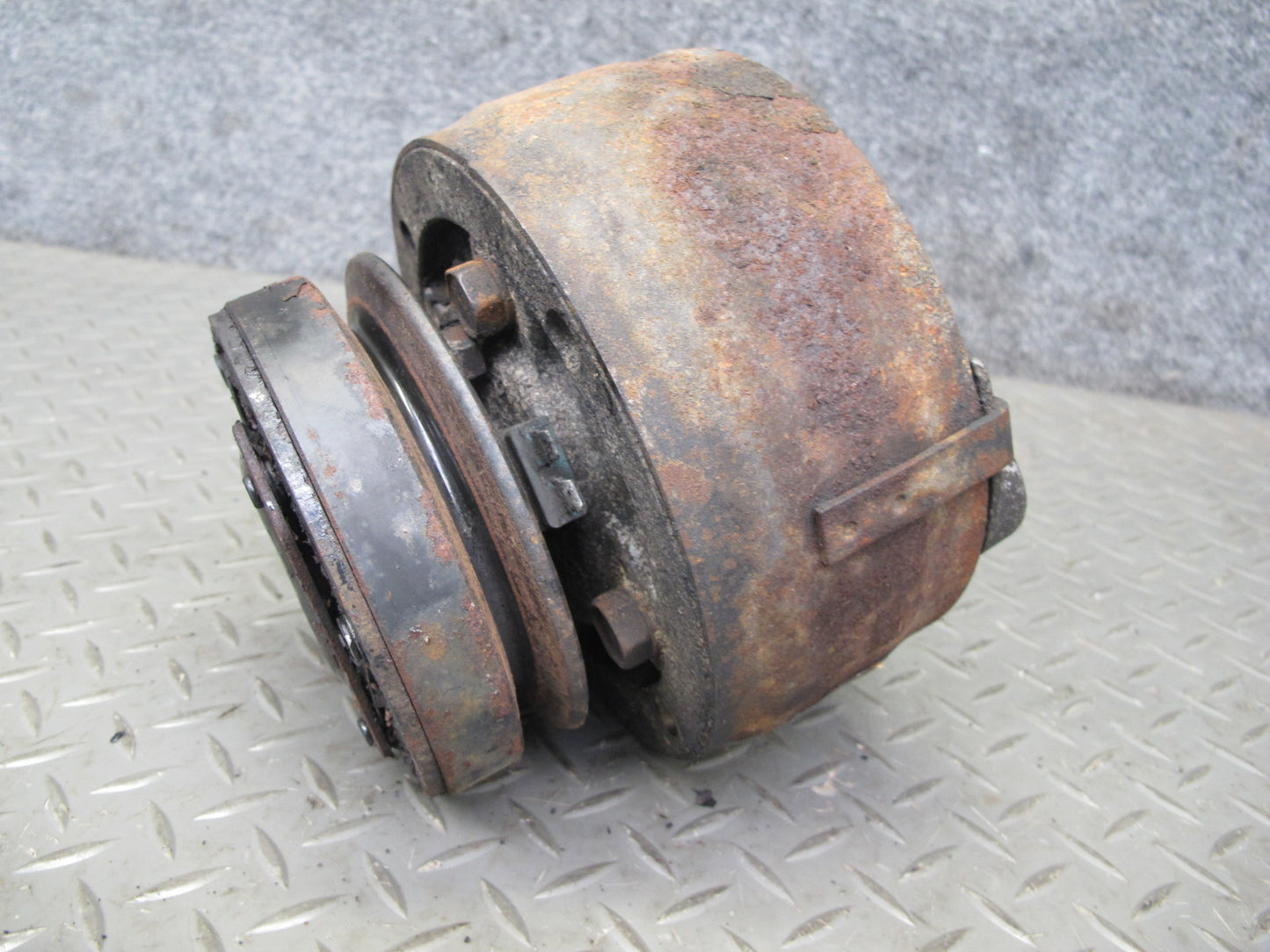 81-85 Mercedes W123 300D A/C Air Condition Compressor OEM
