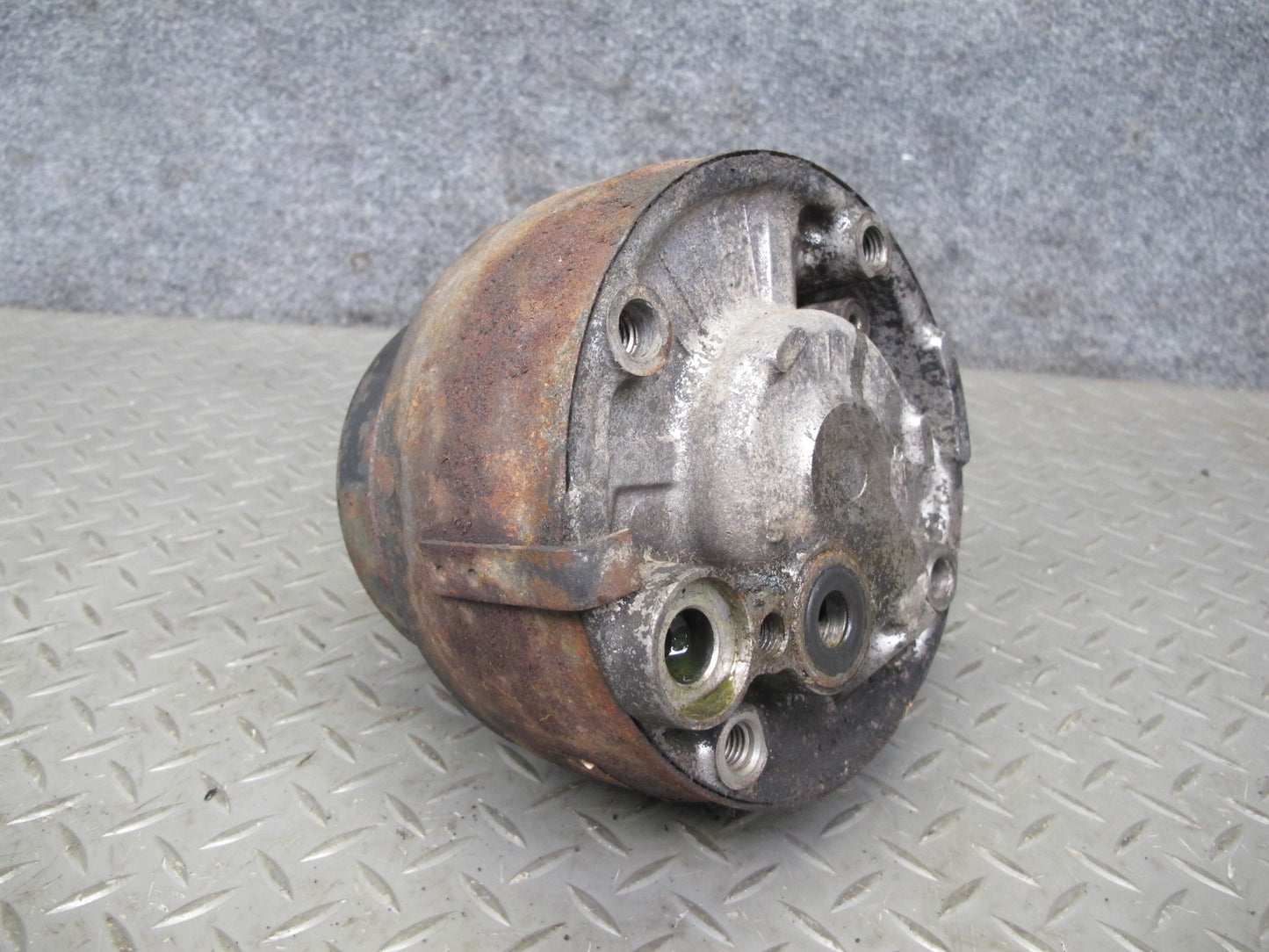 81-85 Mercedes W123 300D A/C Air Condition Compressor OEM