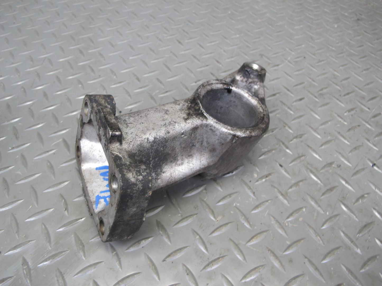 81-85 Mercedes W123 300D OM617 Diesel Engine Left Mount Bracket Support