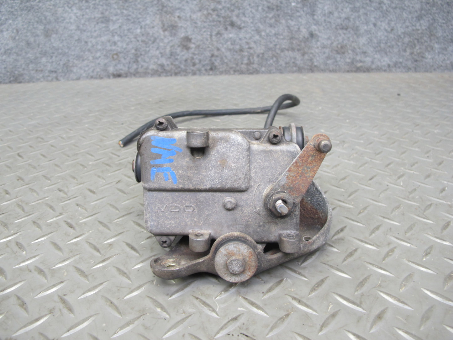 81-85 Mercedes W123 300D Cruise Control Servo Actuator Motor OEM